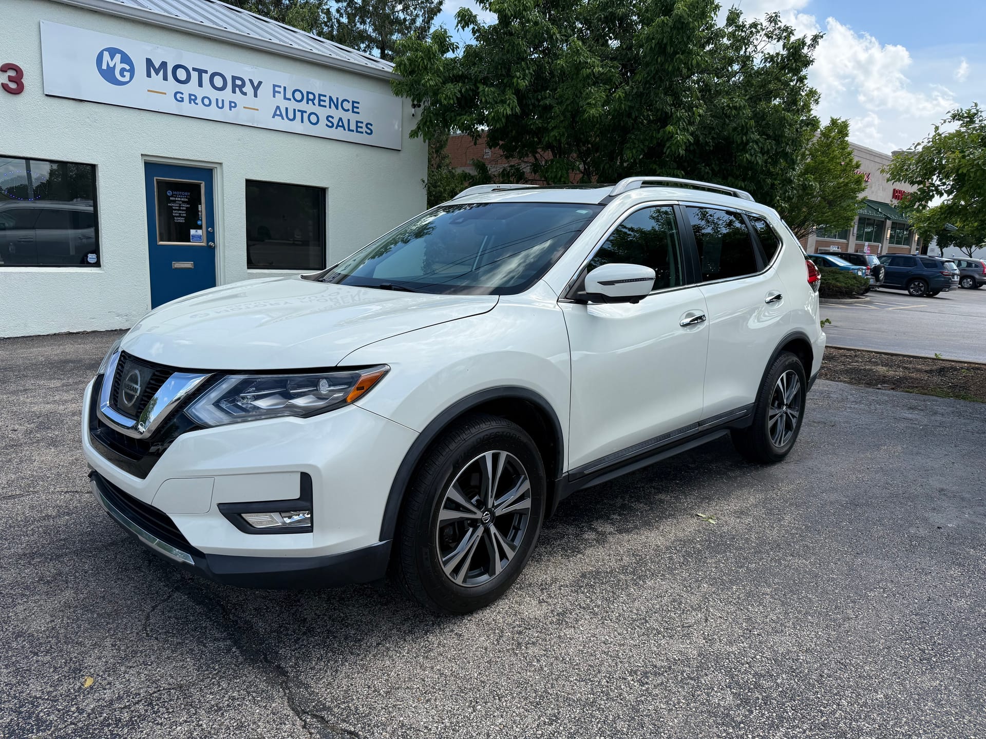 2017 NISSAN ROGUE - Gallery Image