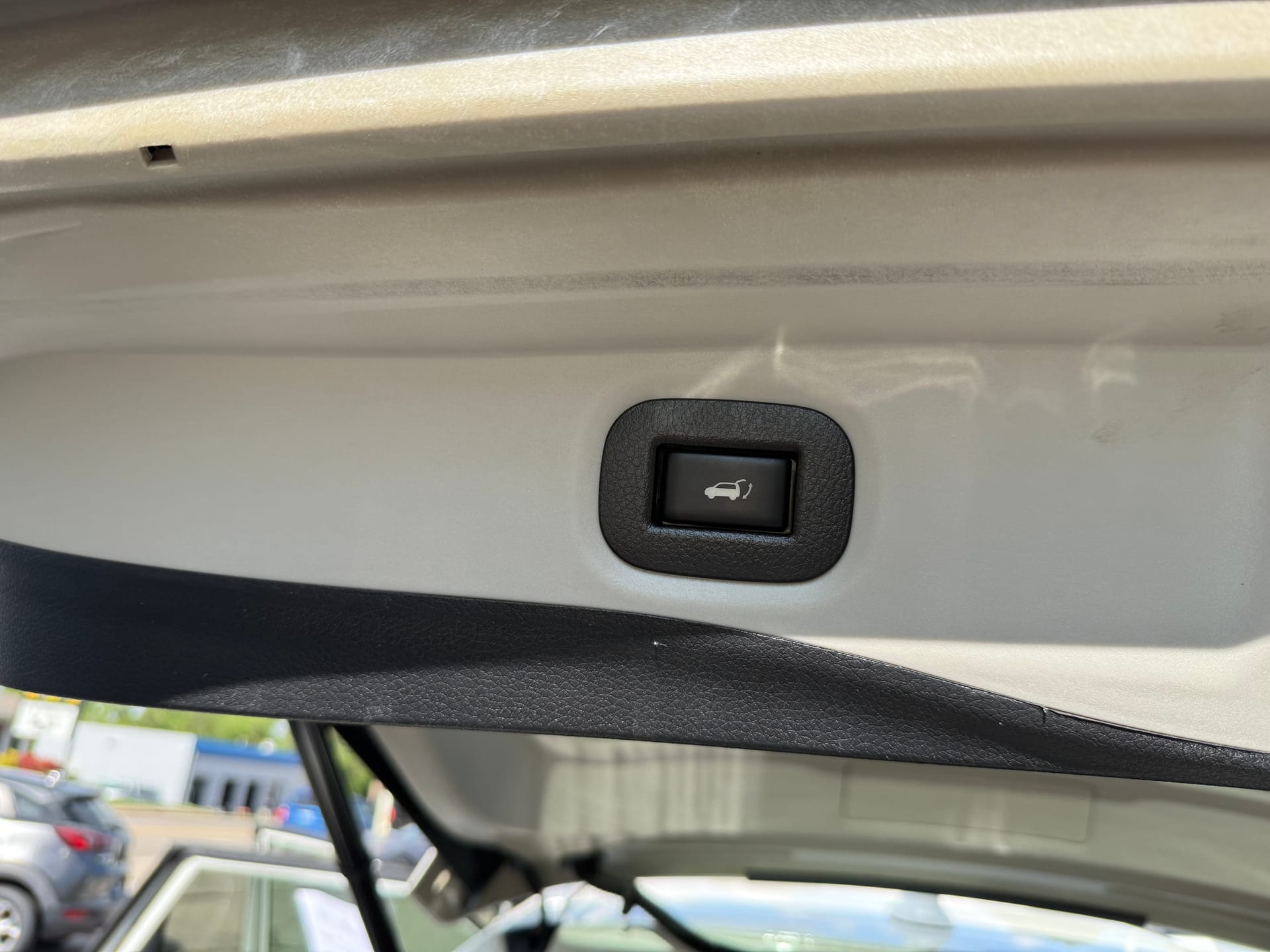 2017 NISSAN ROGUE - Gallery Image