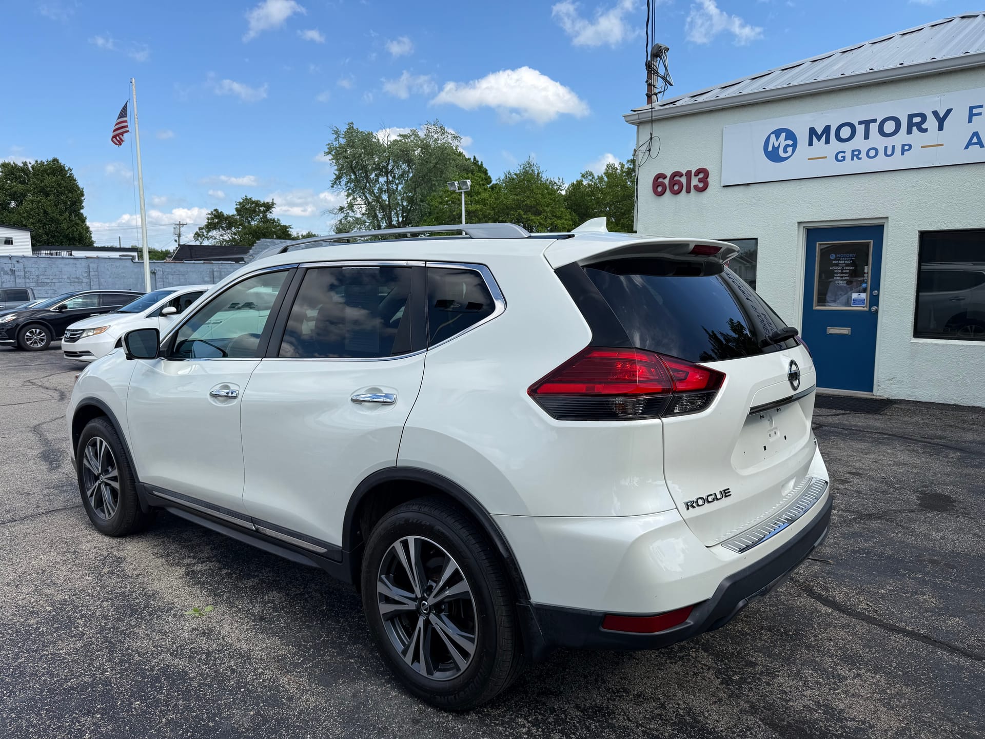 2017 NISSAN ROGUE - Gallery Image