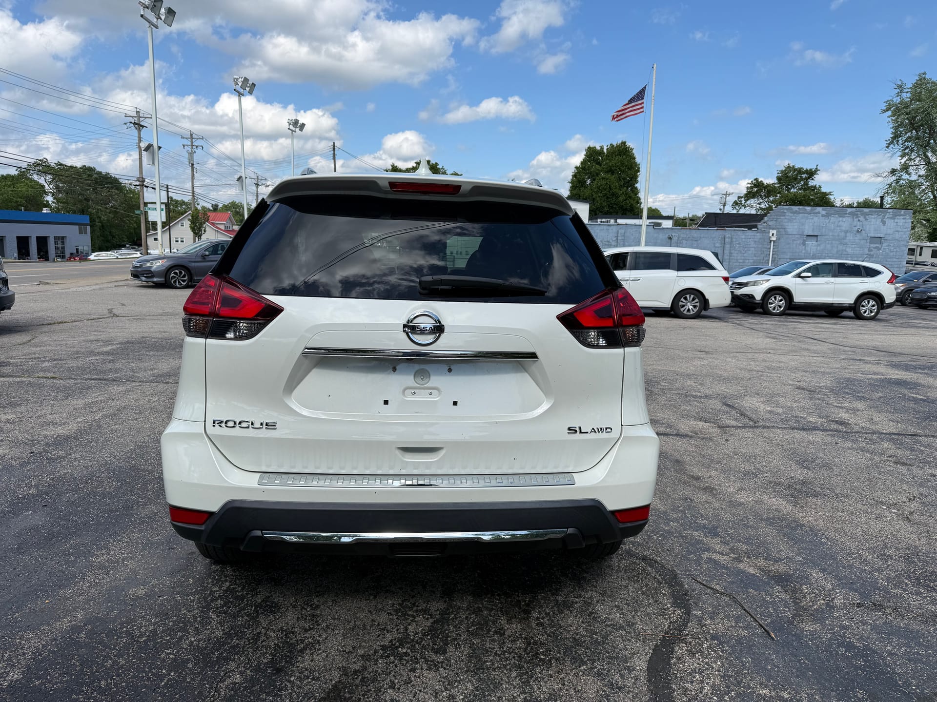 2017 NISSAN ROGUE - Gallery Image