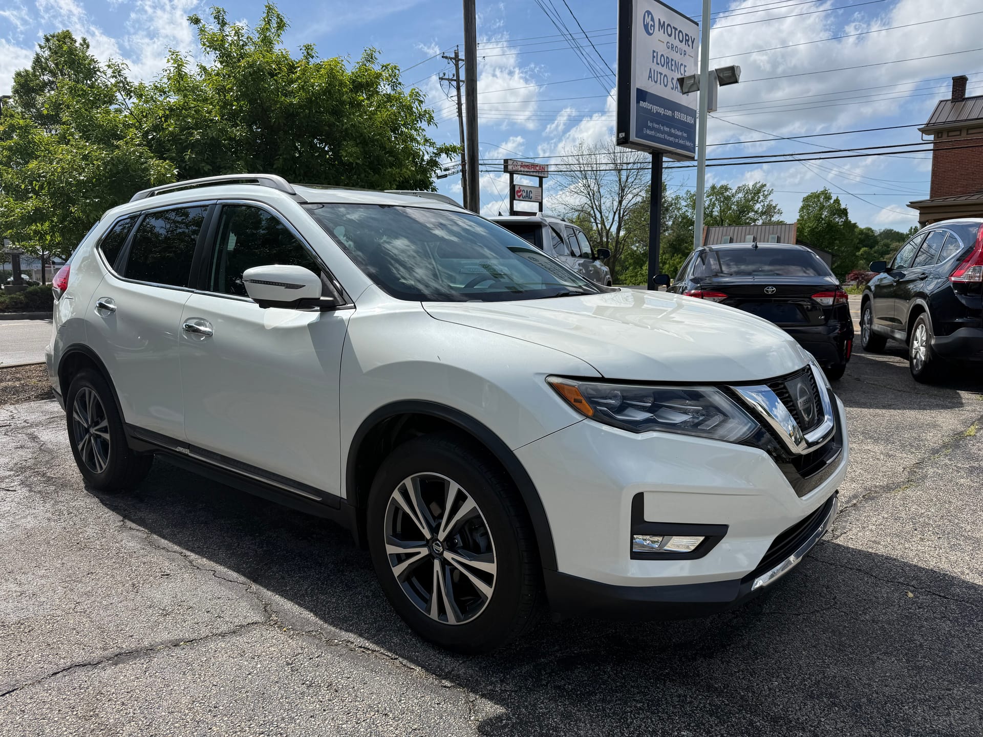 2017 NISSAN ROGUE - Gallery Image