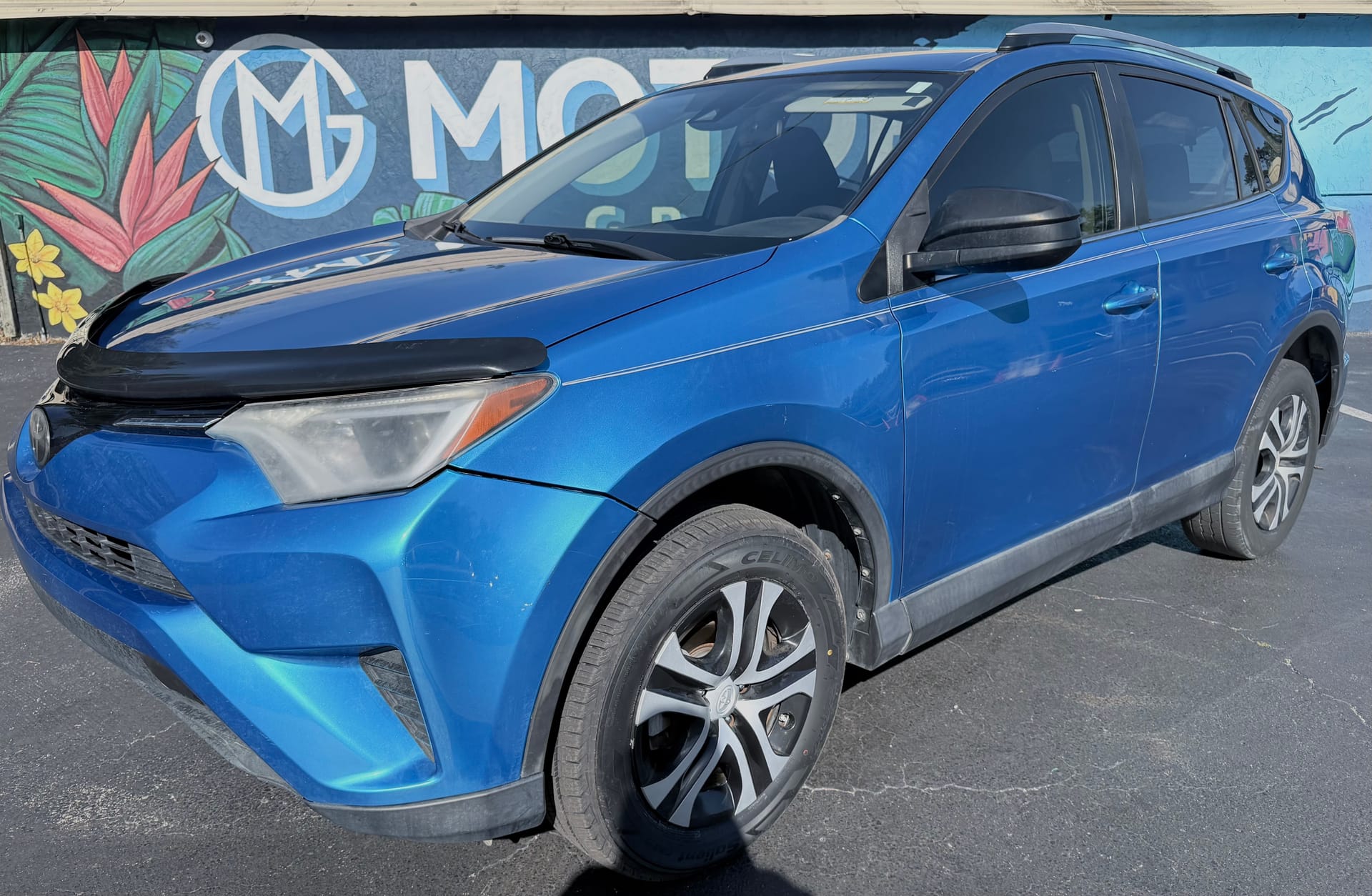 2018 TOYOTA RAV4 - Gallery Image