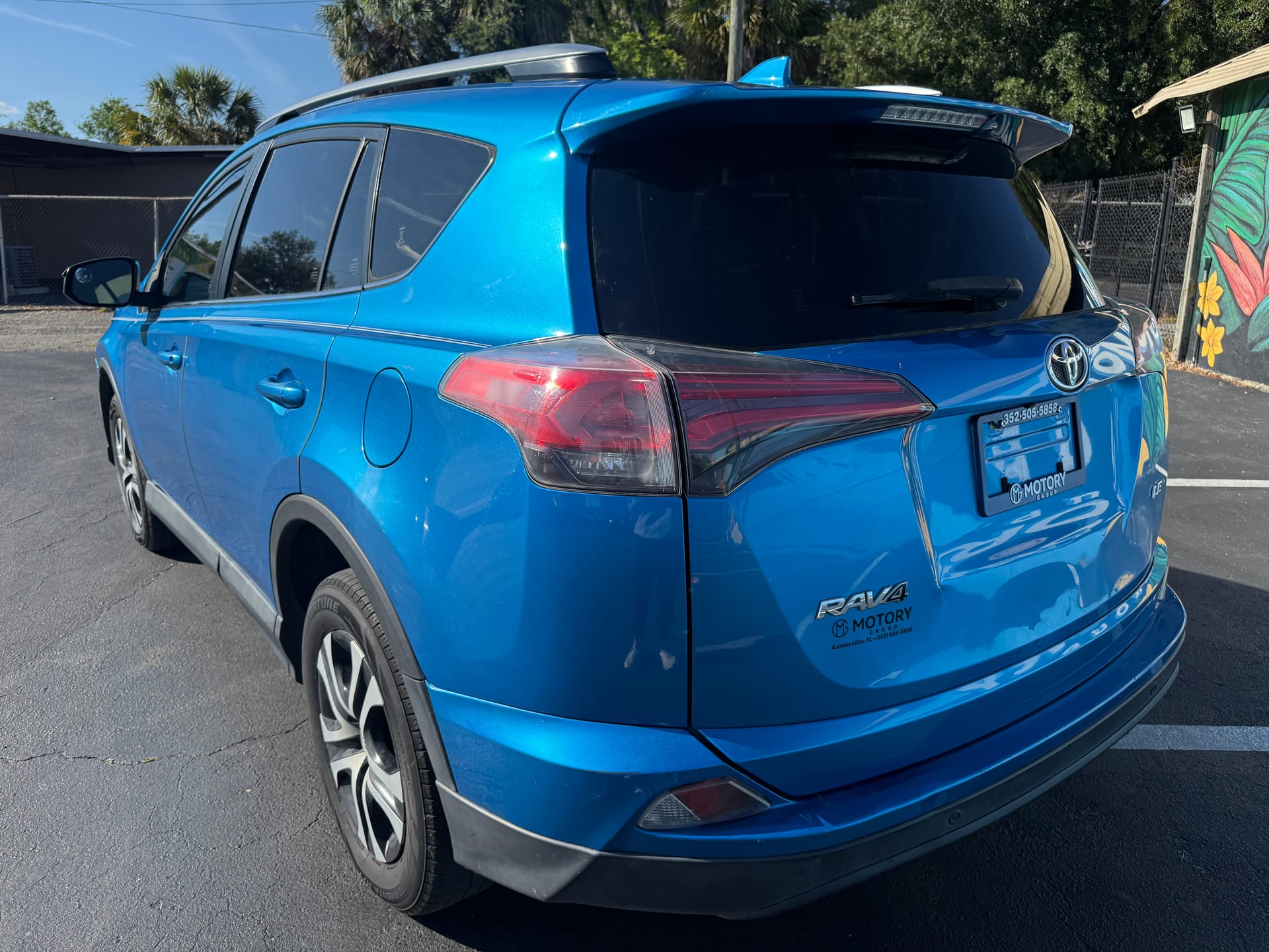 2018 TOYOTA RAV4 - Gallery Image