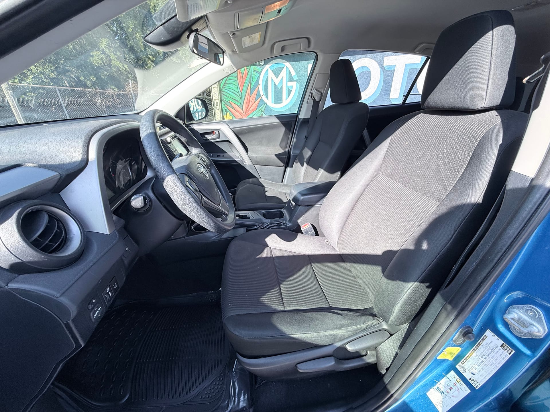 2018 TOYOTA RAV4 - Gallery Image