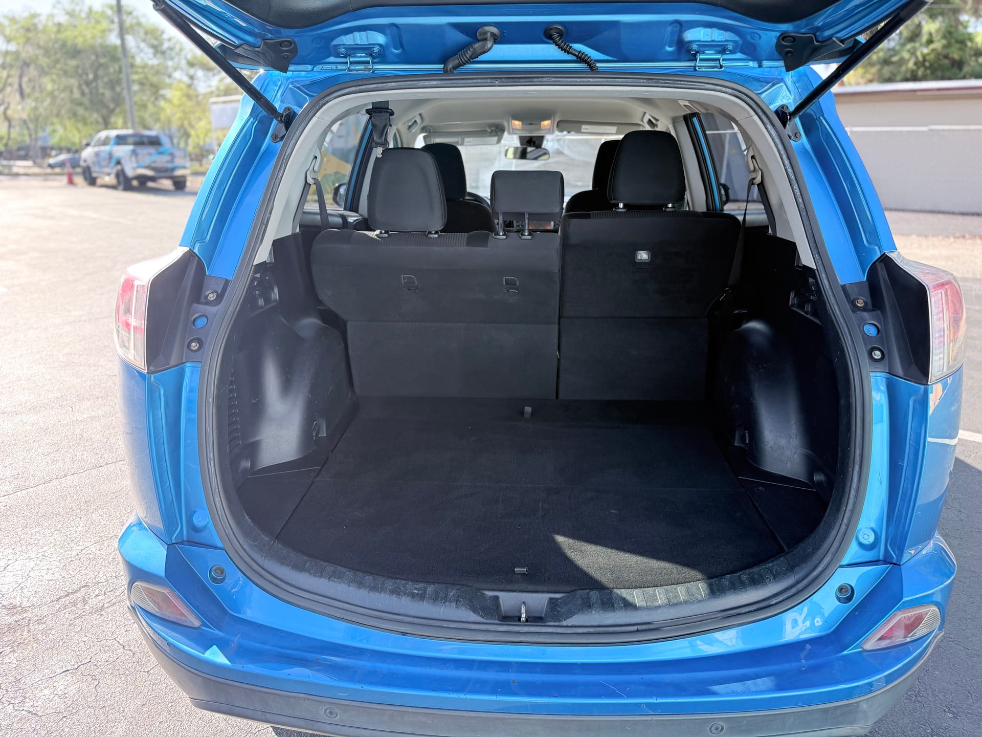 2018 TOYOTA RAV4 - Gallery Image
