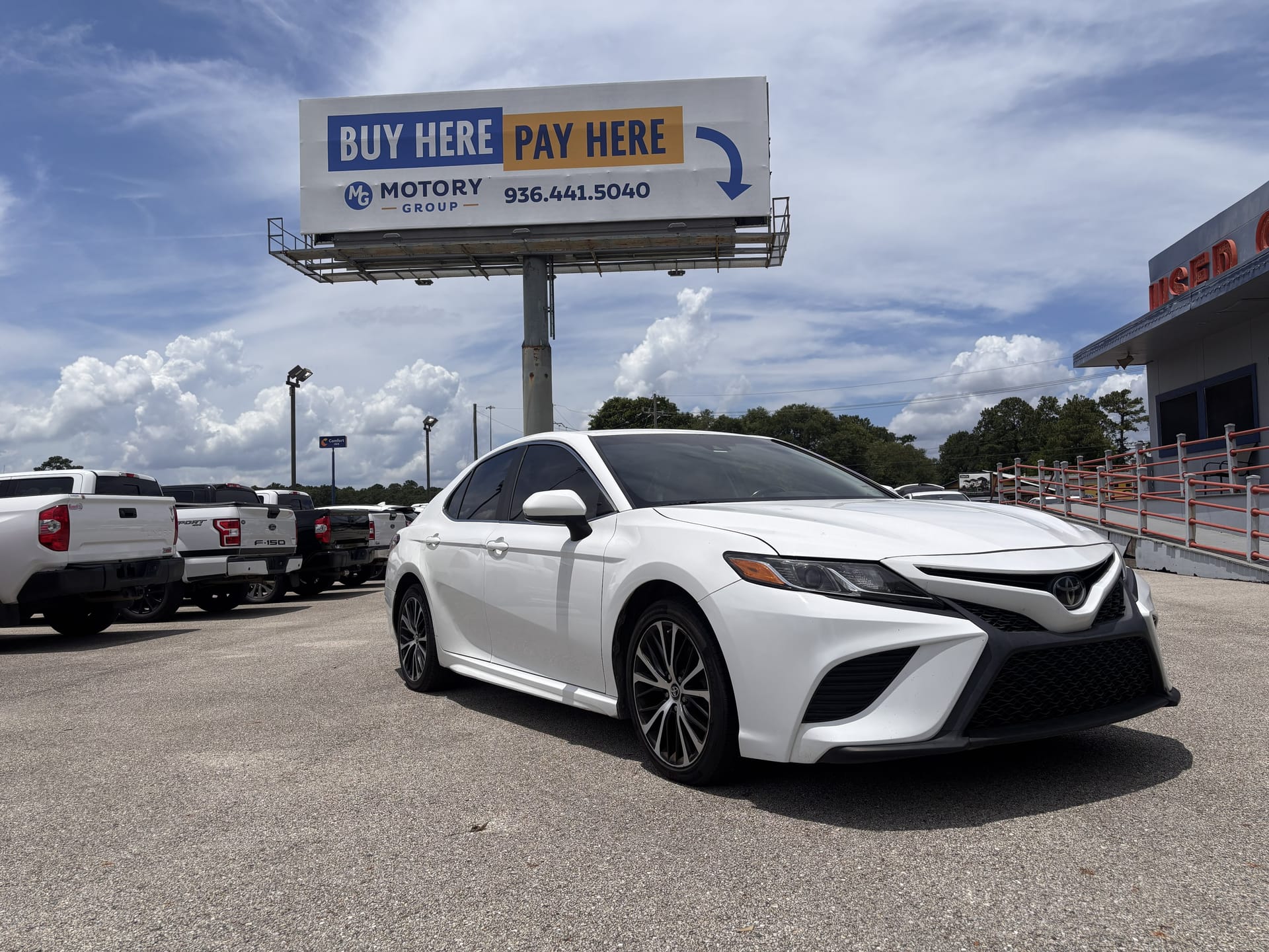 2018 TOYOTA CAMRY - Gallery Image