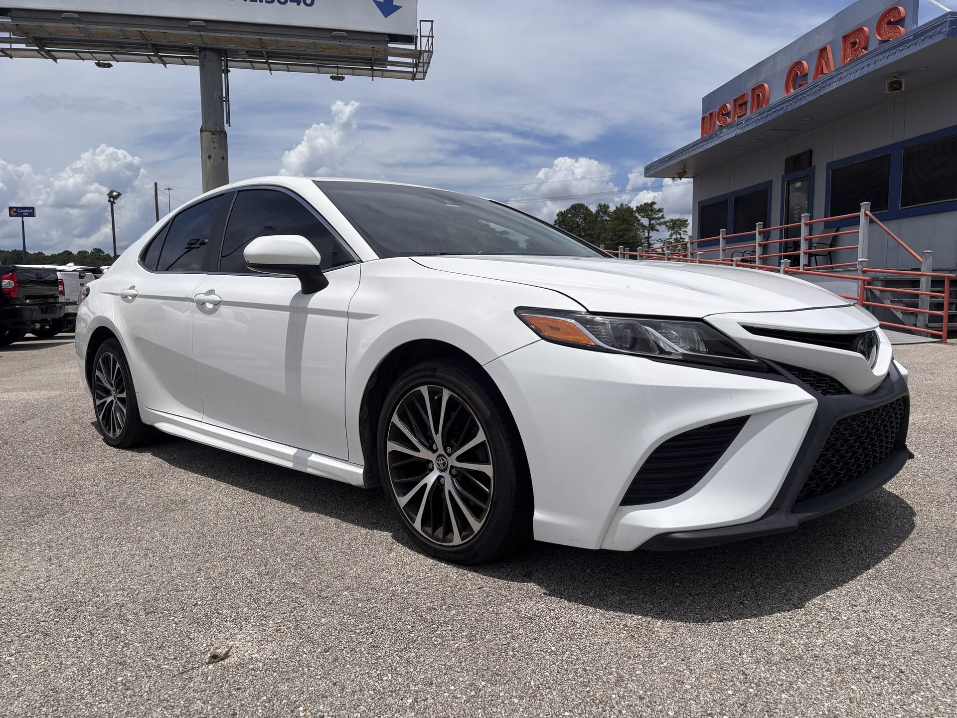 2018 TOYOTA CAMRY - Gallery Image