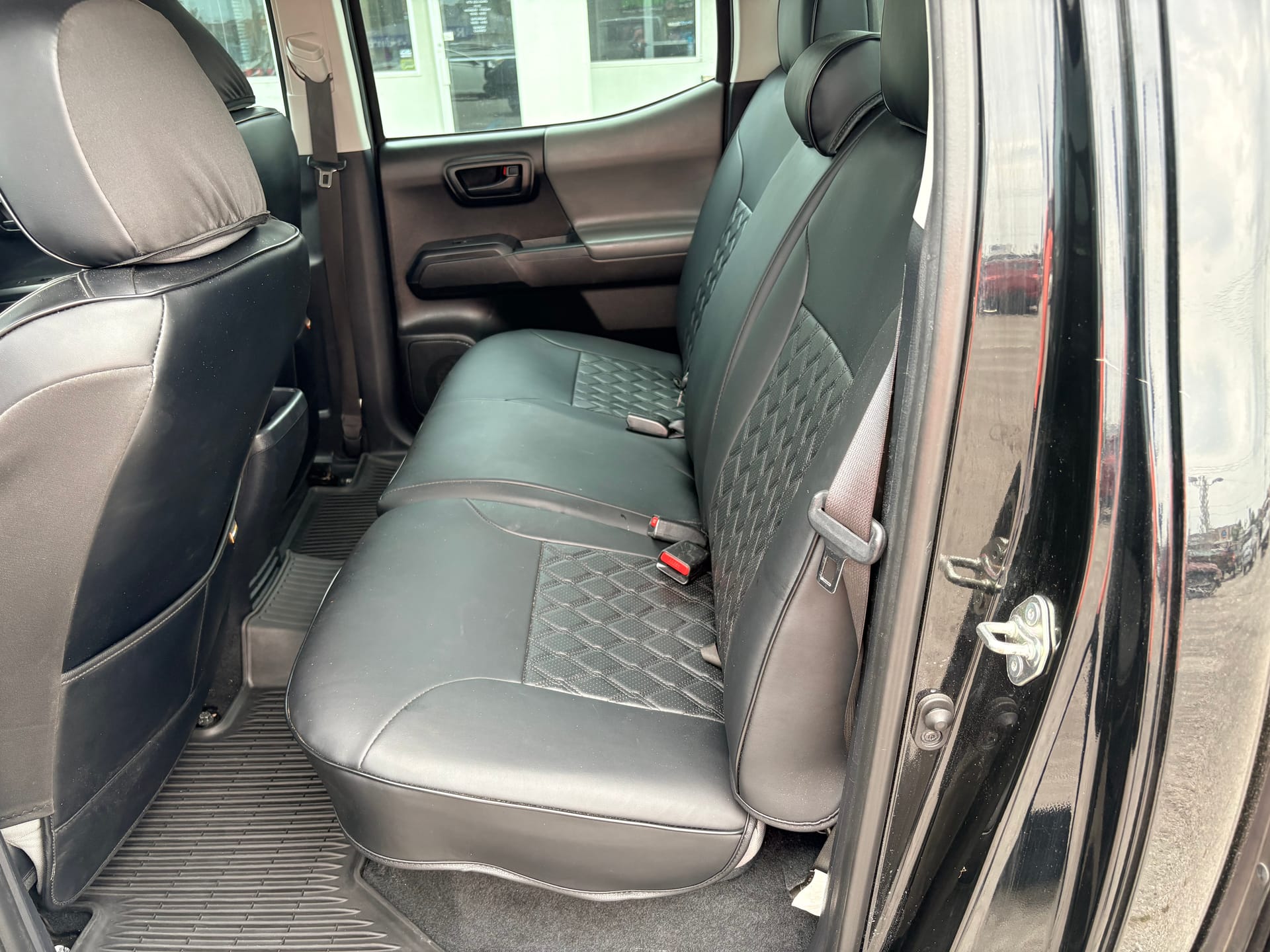 2018 TOYOTA TACOMA - Gallery Image