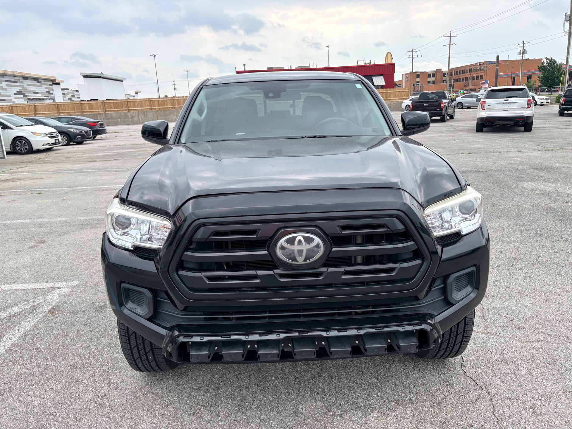 2018 TOYOTA TACOMA - Gallery Image