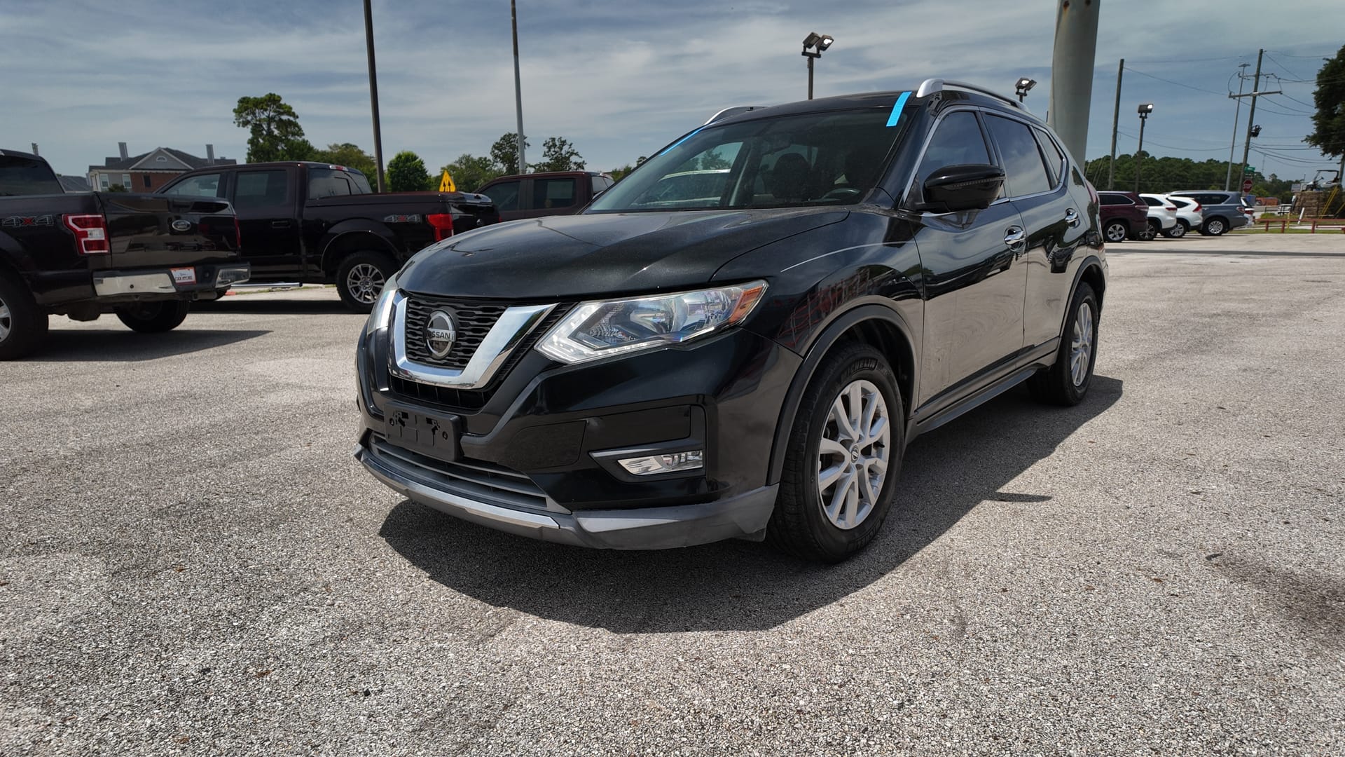 2020 NISSAN ROGUE - Gallery Image