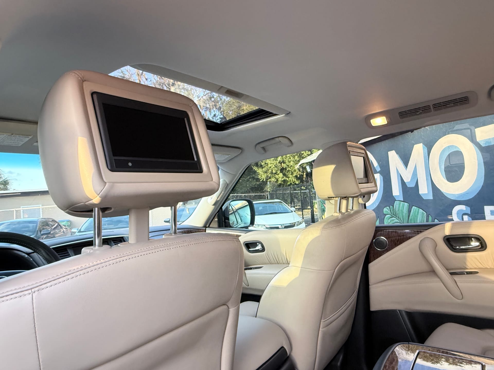 2017 NISSAN ARMADA - Gallery Image