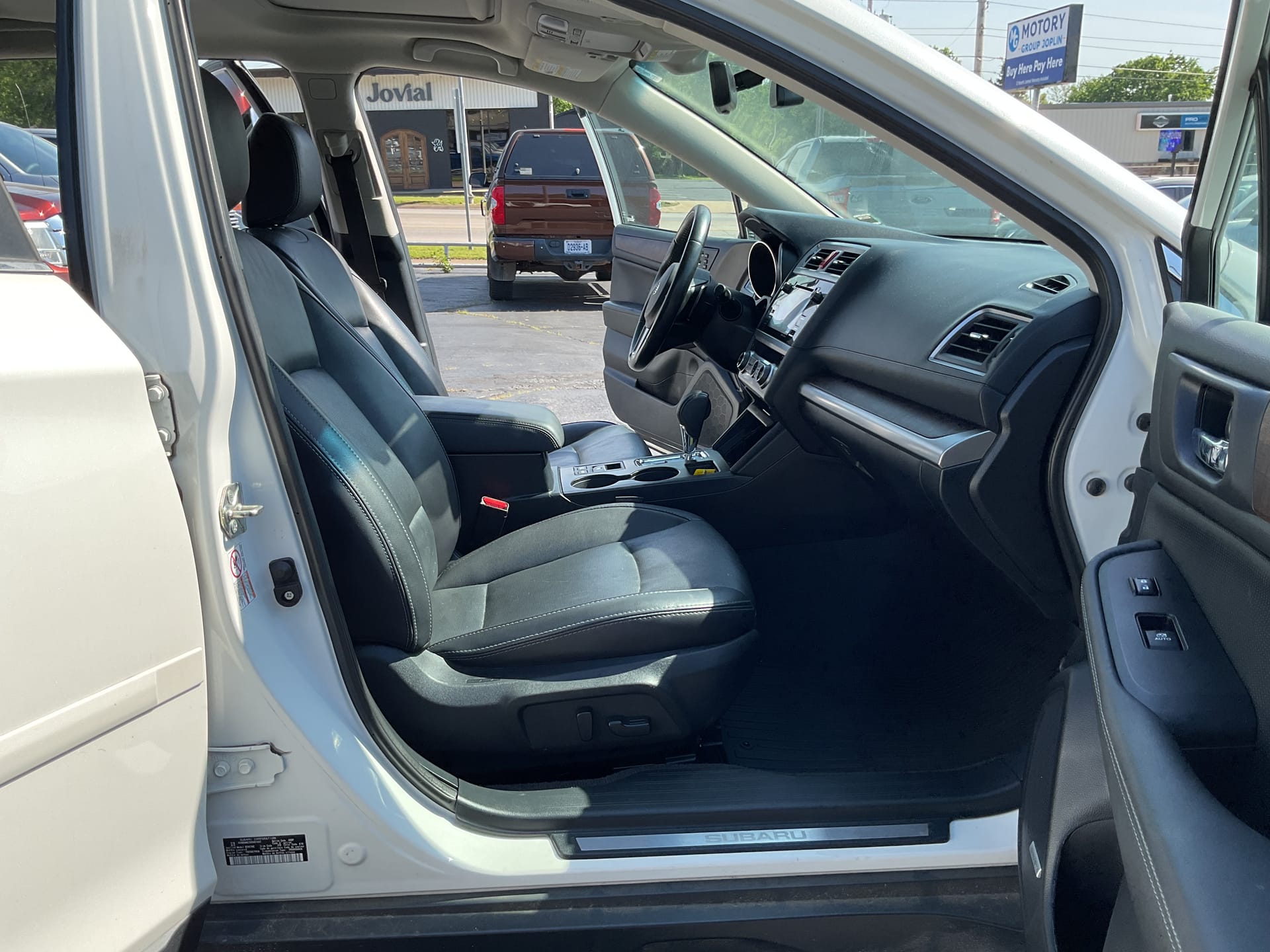 2017 SUBARU OUTBACK - Gallery Image