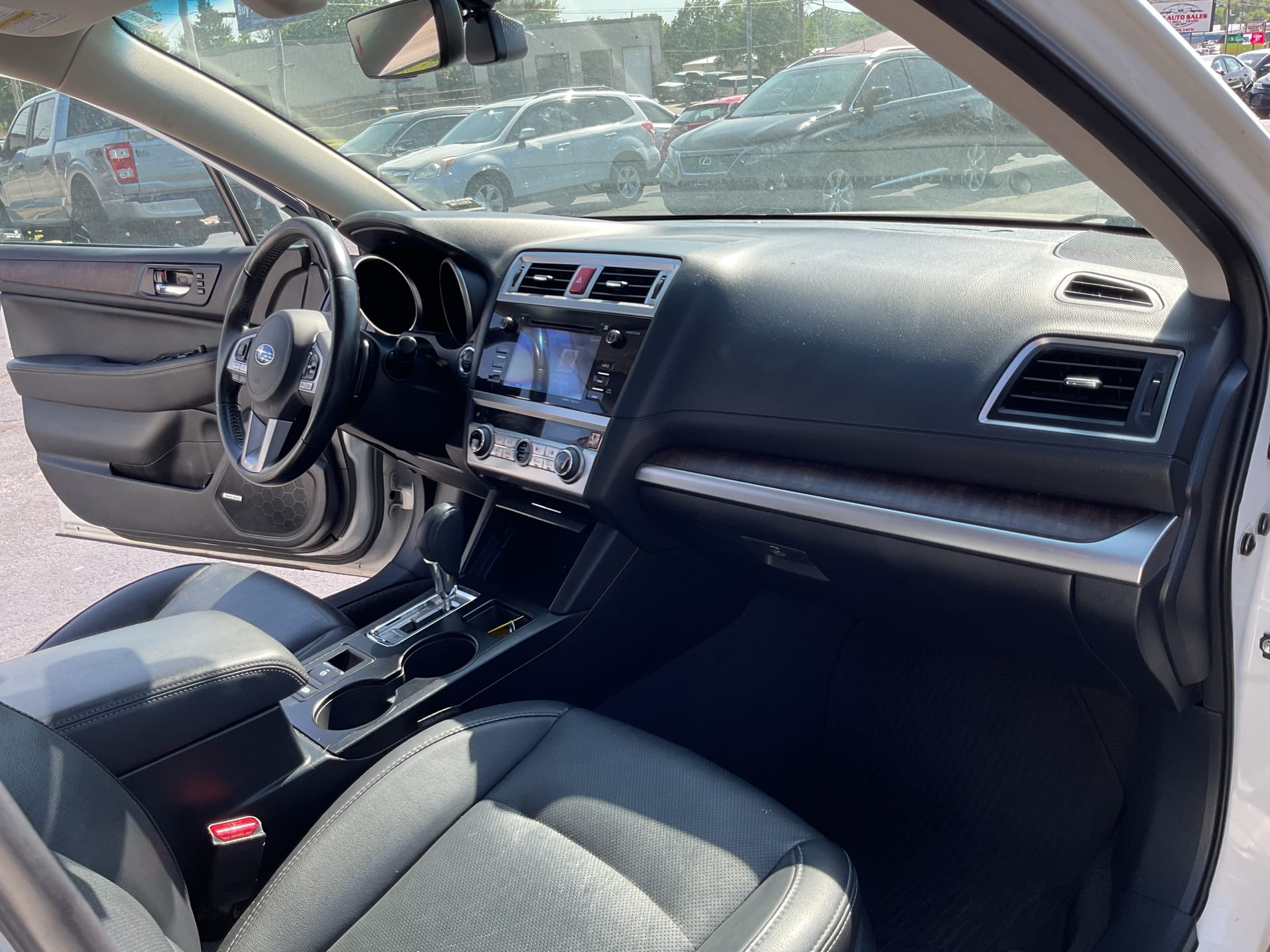 2017 SUBARU OUTBACK - Gallery Image