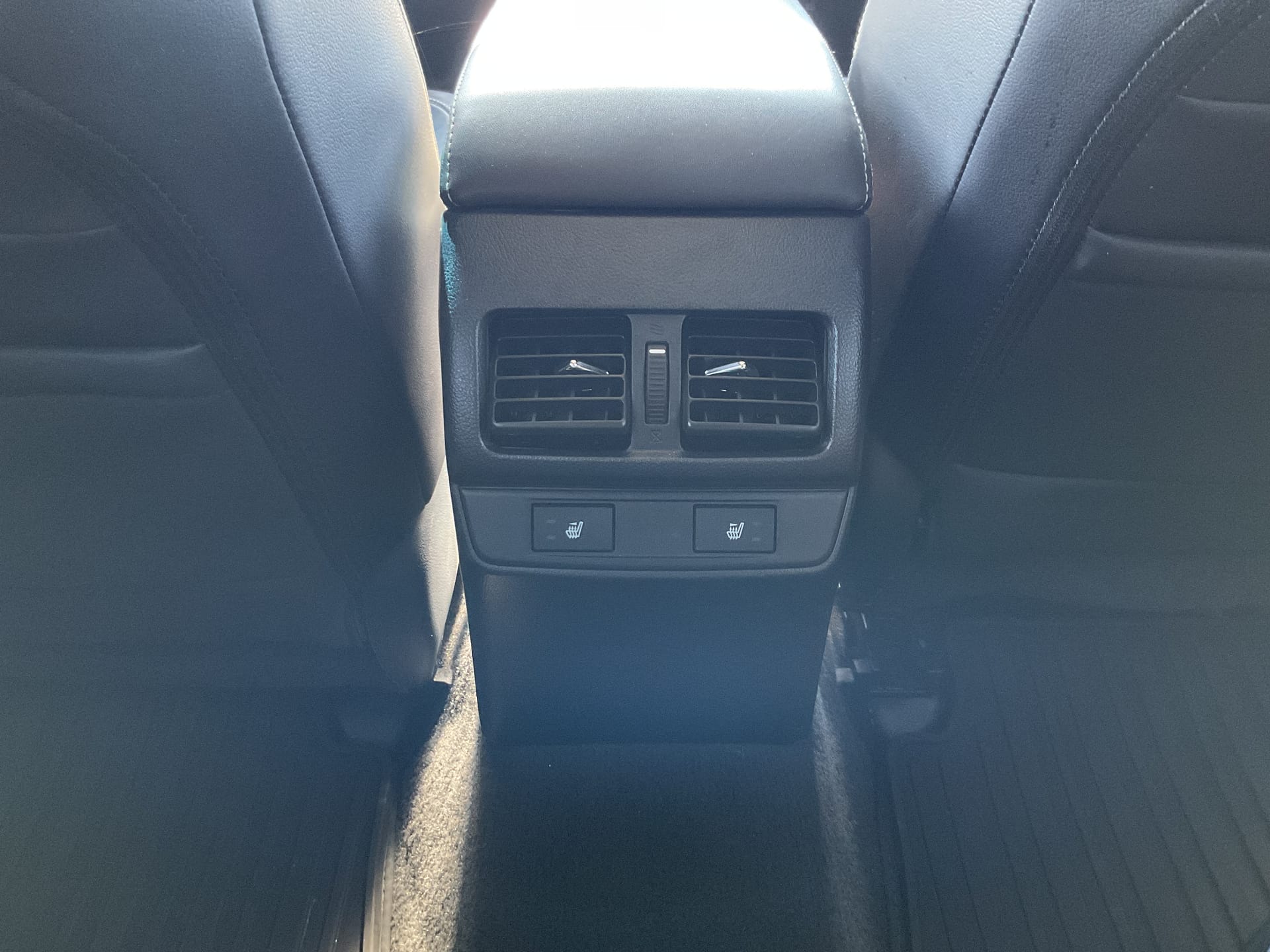 2017 SUBARU OUTBACK - Gallery Image