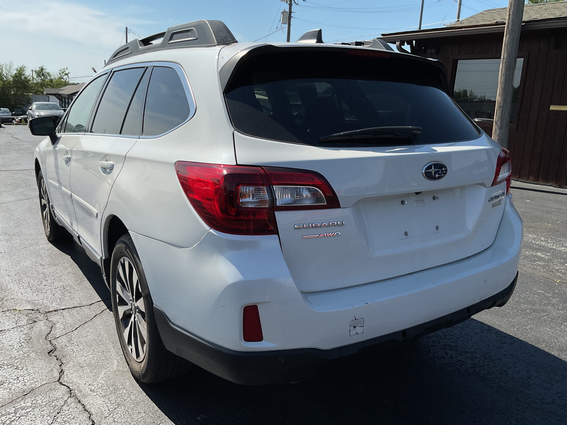 2017 SUBARU OUTBACK - Gallery Image