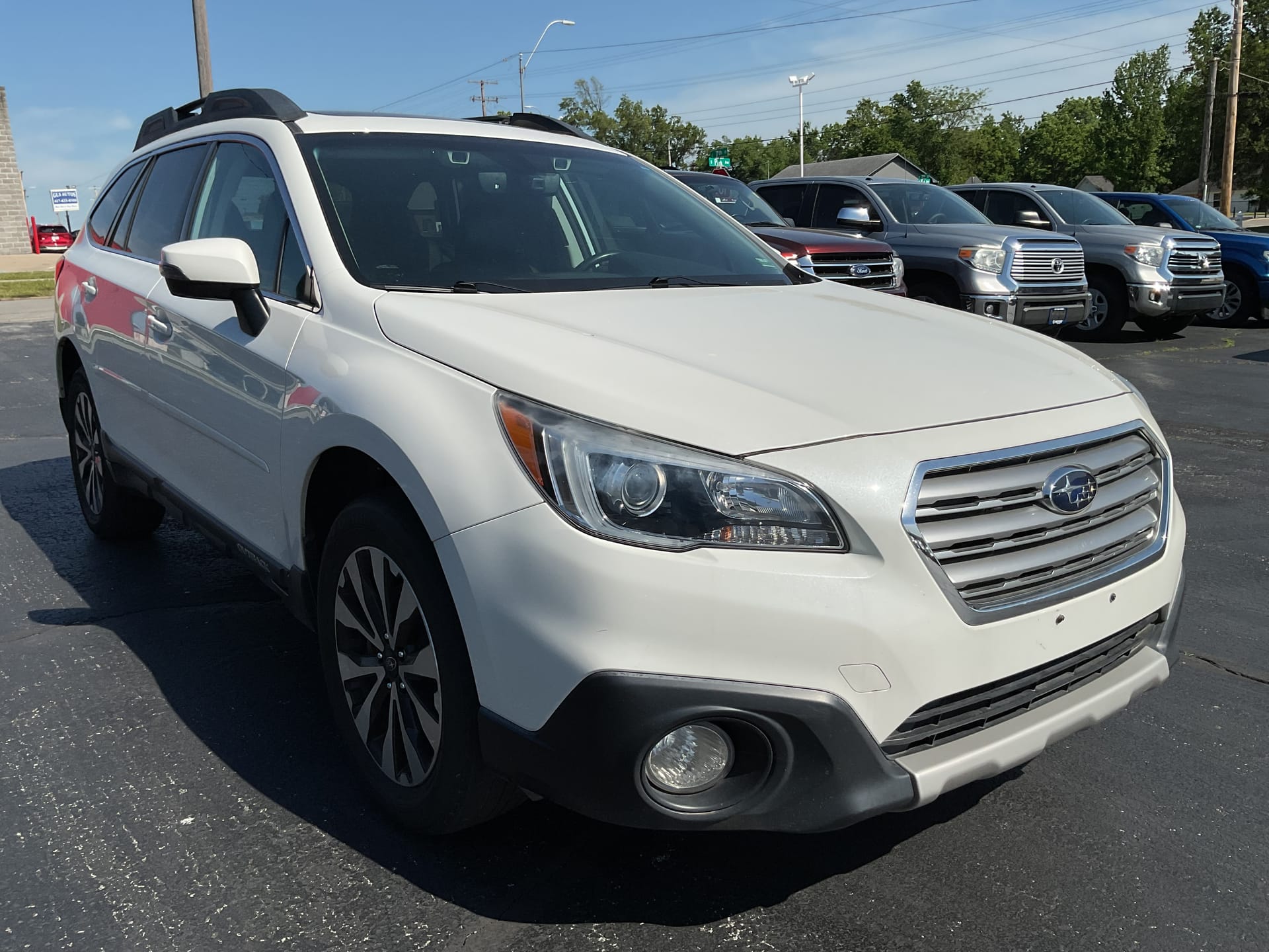 2017 SUBARU OUTBACK - Gallery Image
