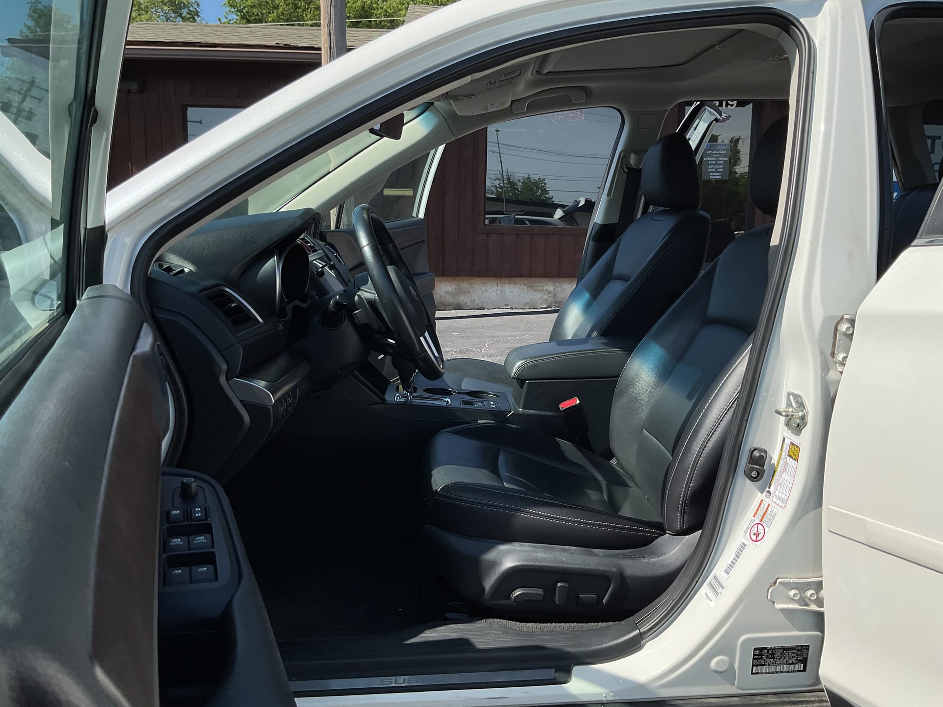 2017 SUBARU OUTBACK - Gallery Image
