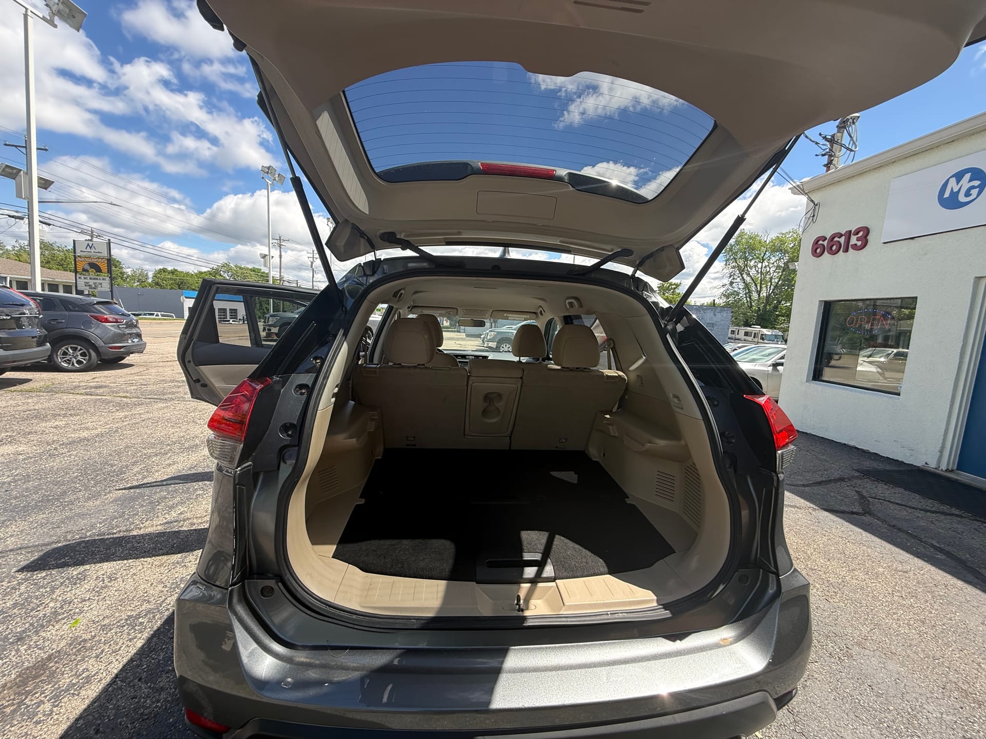 2017 NISSAN ROGUE - Gallery Image