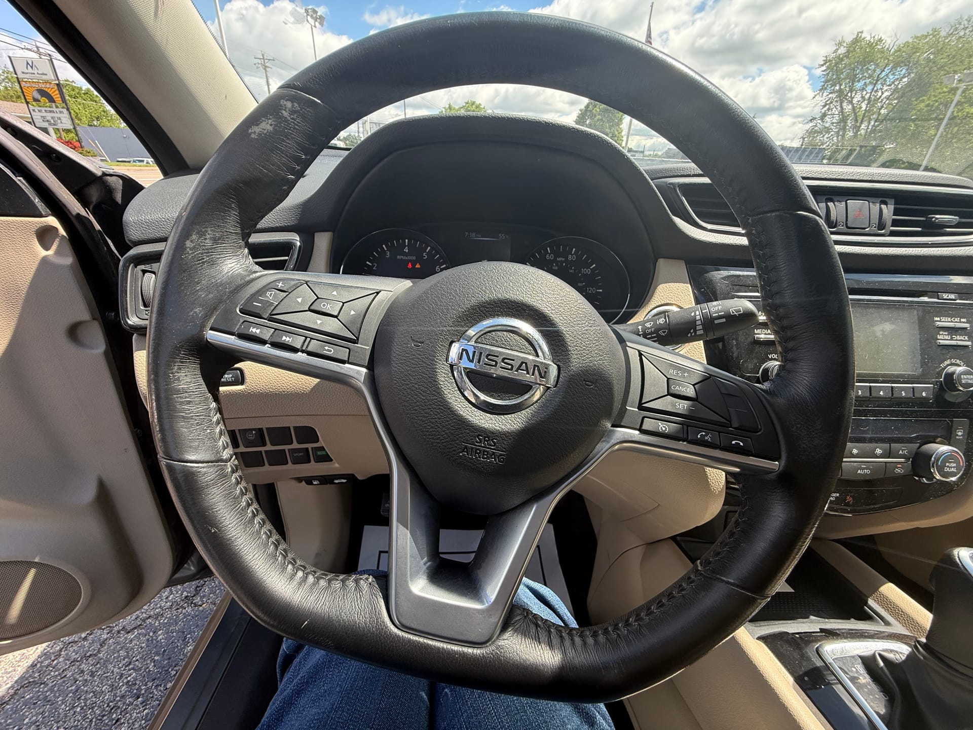 2017 NISSAN ROGUE - Gallery Image