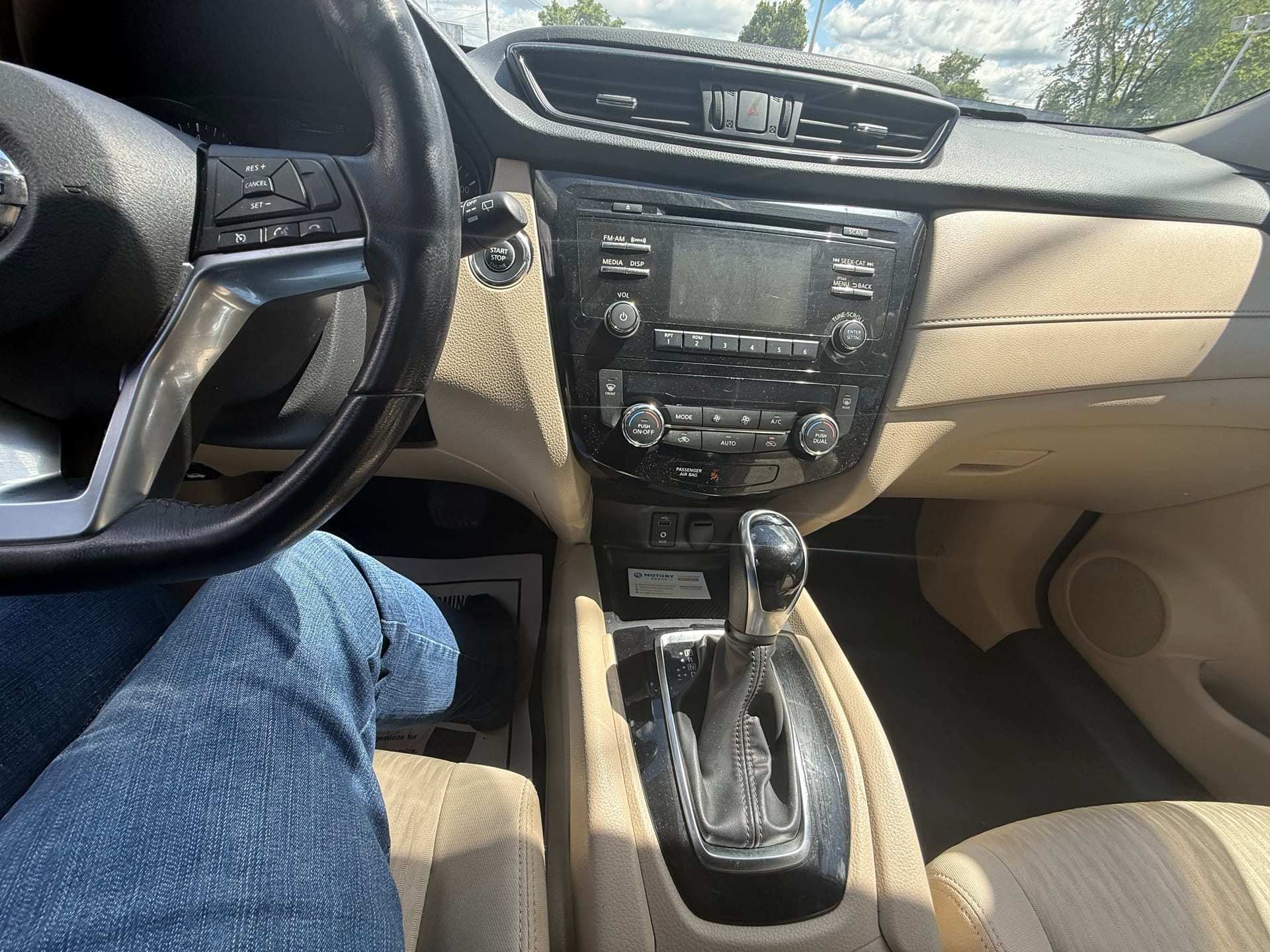 2017 NISSAN ROGUE - Gallery Image