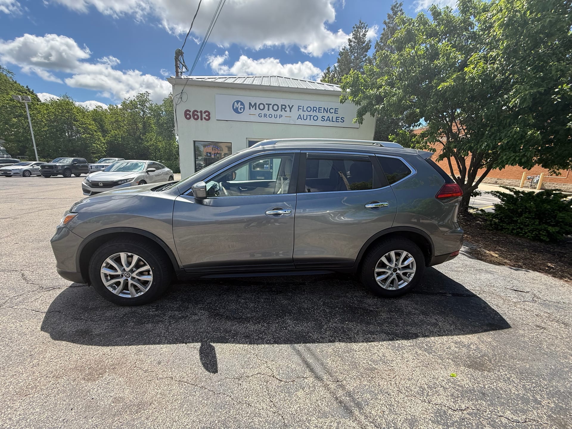 2017 NISSAN ROGUE - Gallery Image