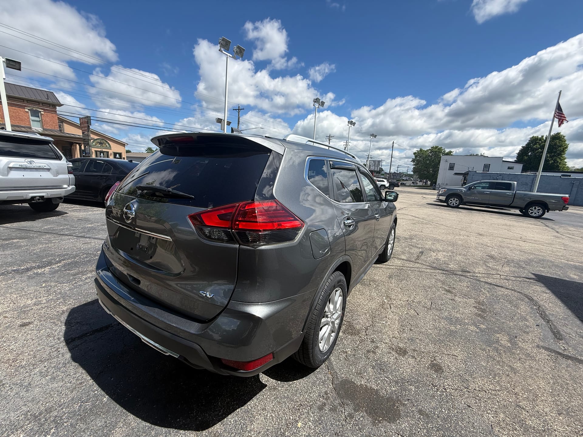 2017 NISSAN ROGUE - Gallery Image