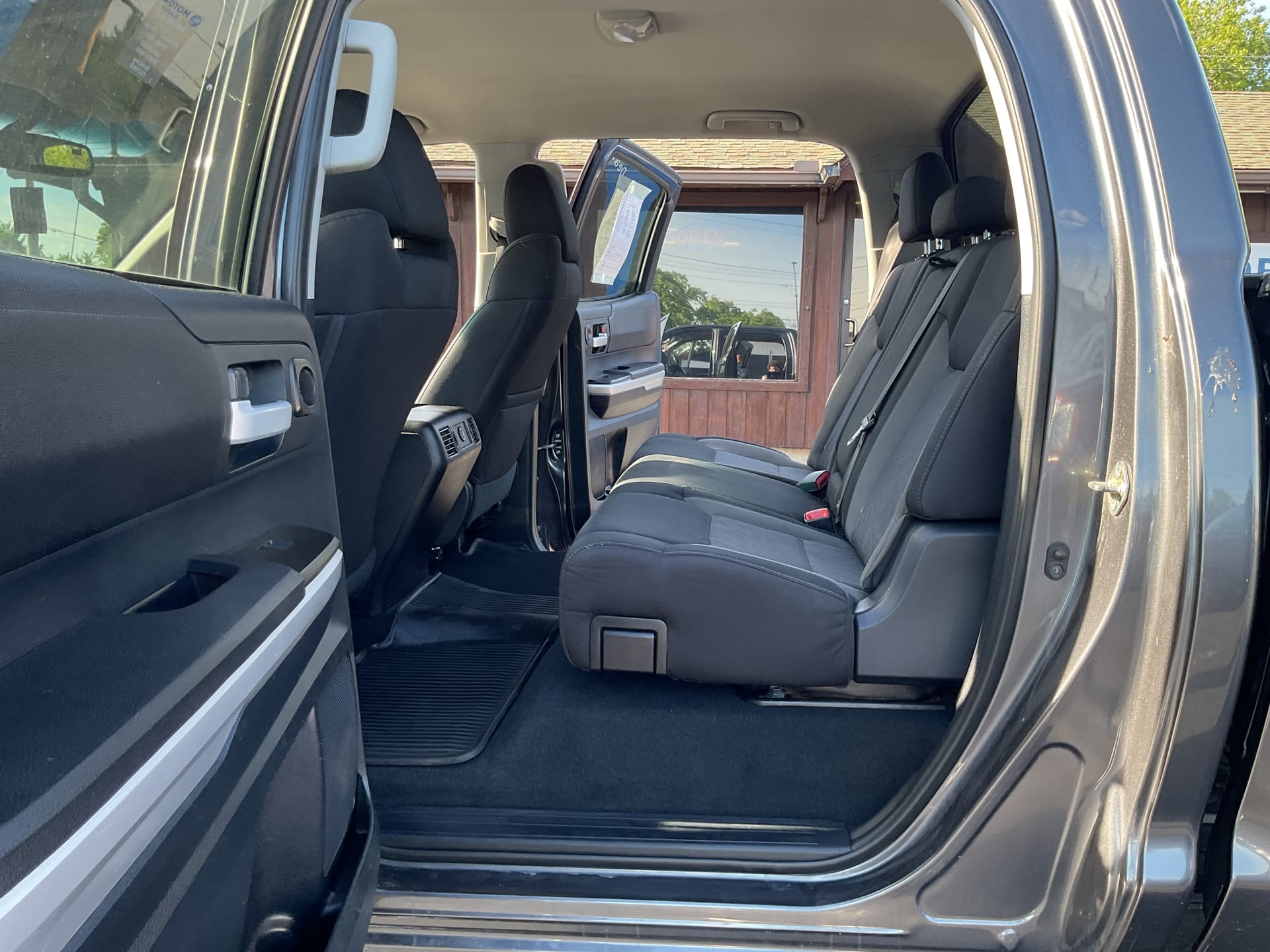 2016 TOYOTA TUNDRA - Gallery Image