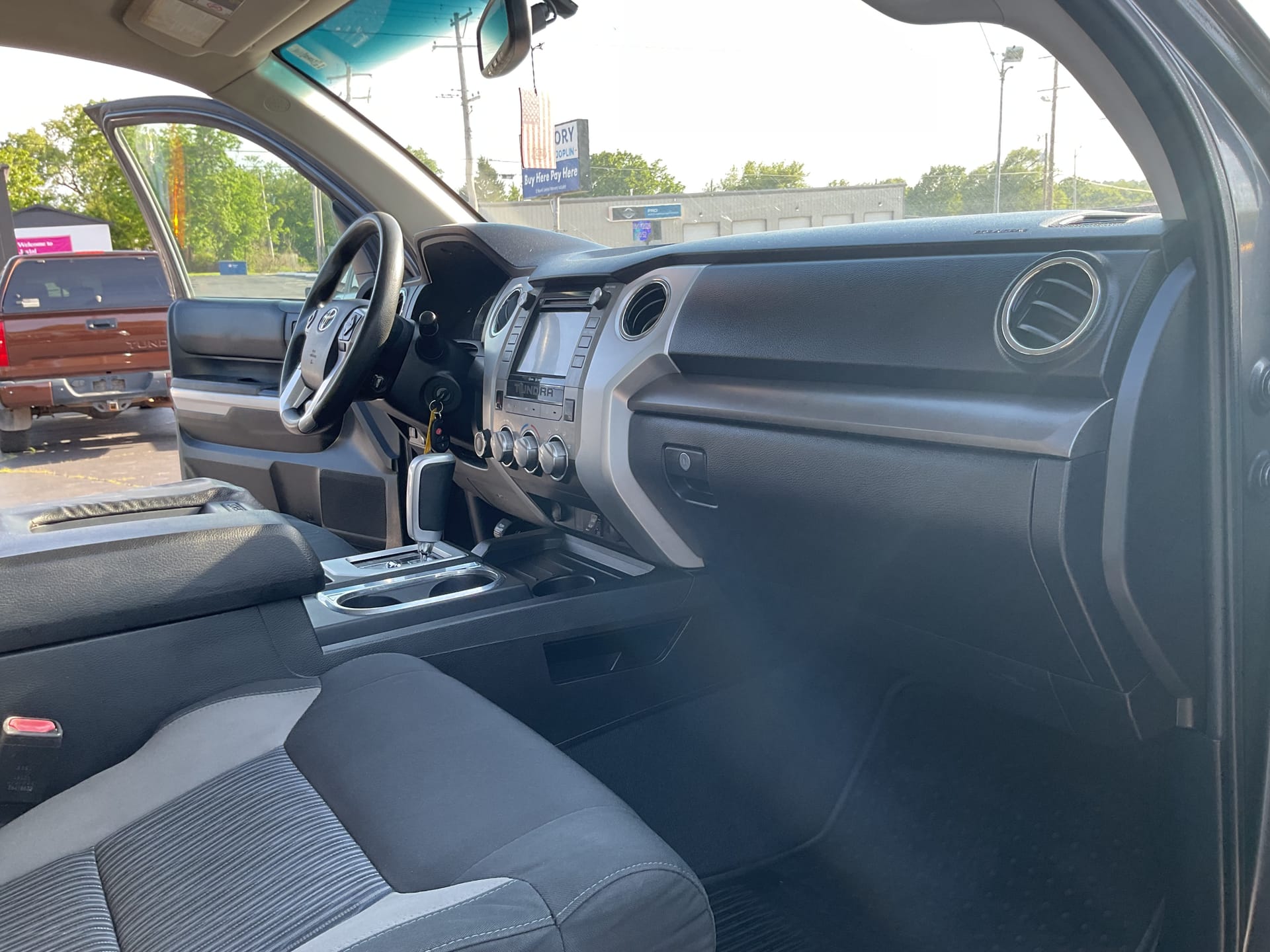2016 TOYOTA TUNDRA - Gallery Image