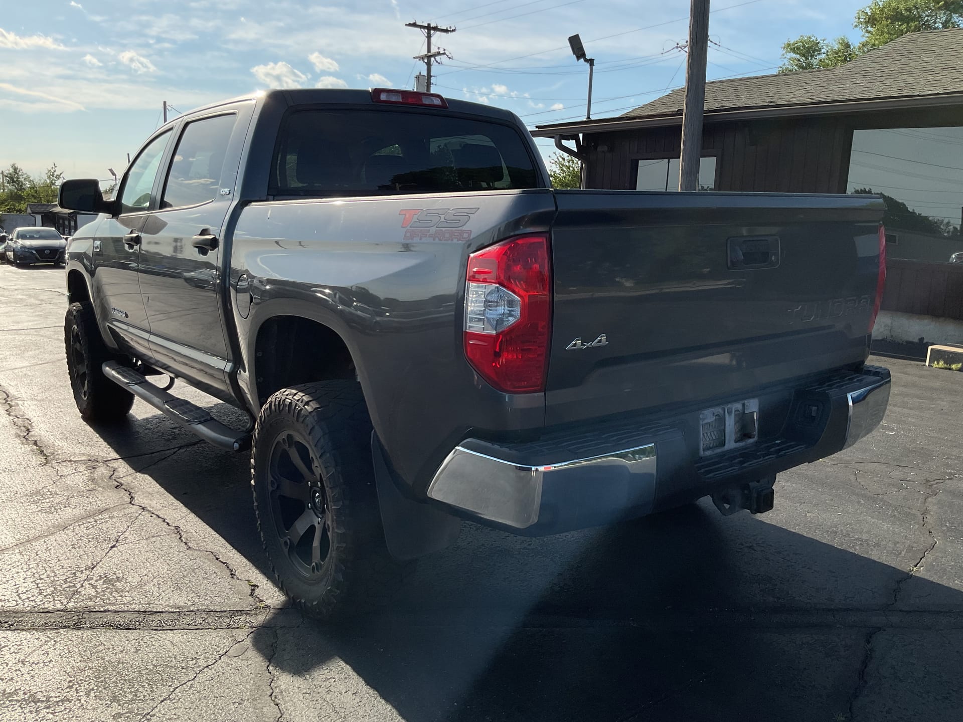 2016 TOYOTA TUNDRA - Gallery Image
