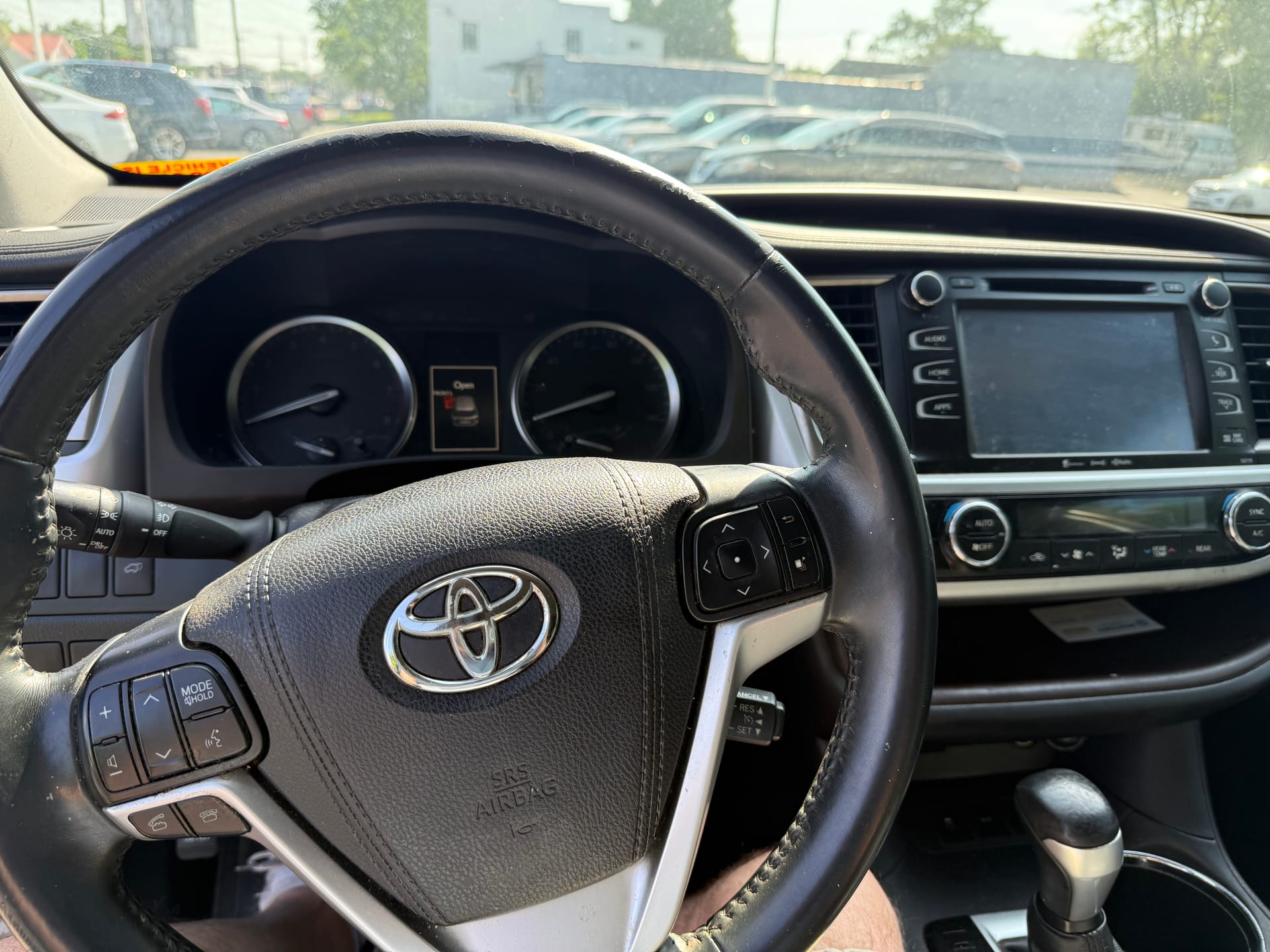 2016 TOYOTA HIGHLANDER - Gallery Image