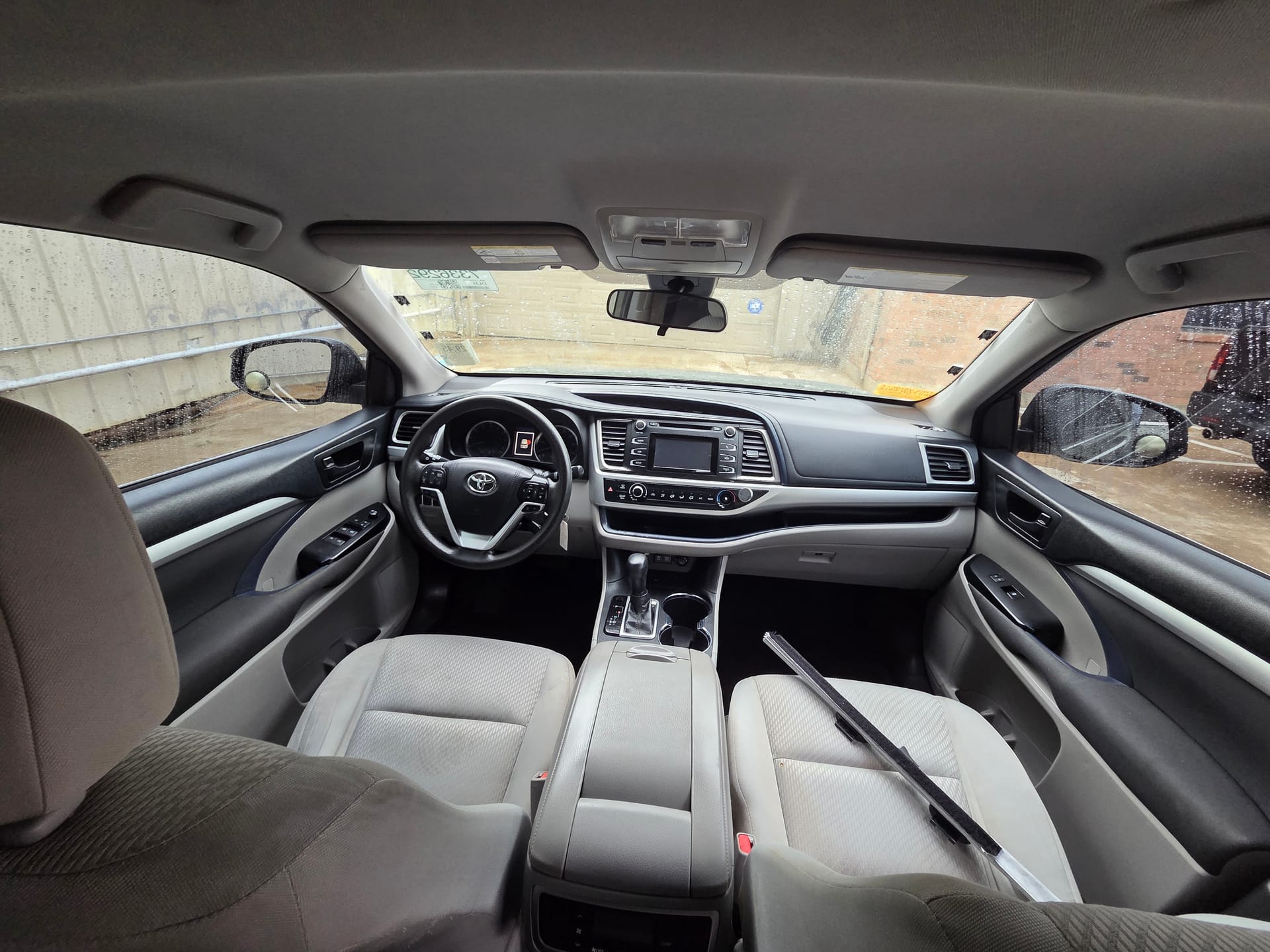 2018 TOYOTA HIGHLANDER - Gallery Image