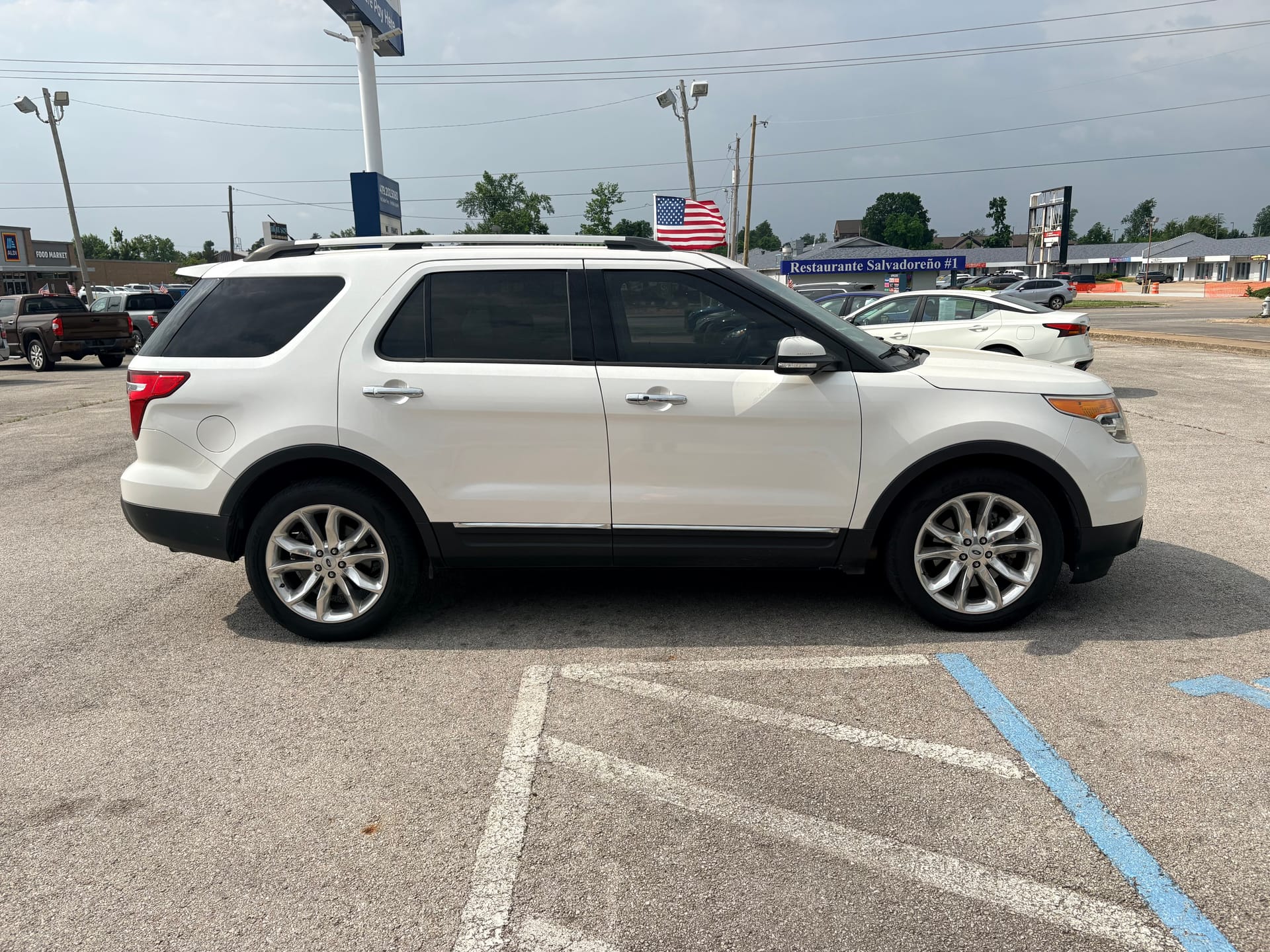 2015 FORD EXPLORER - Gallery Image