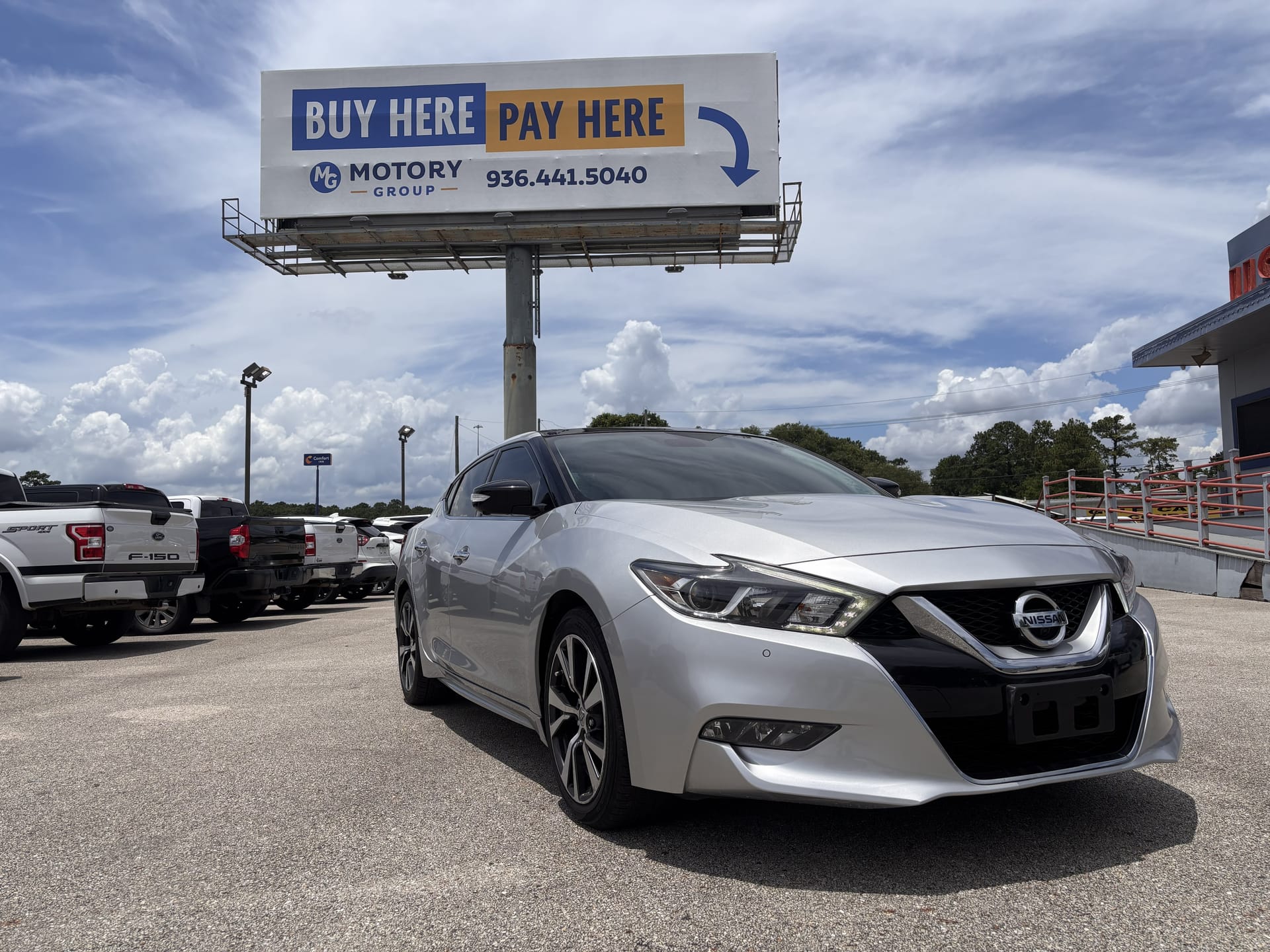 2017 Nissan Maxima Platinum's photo