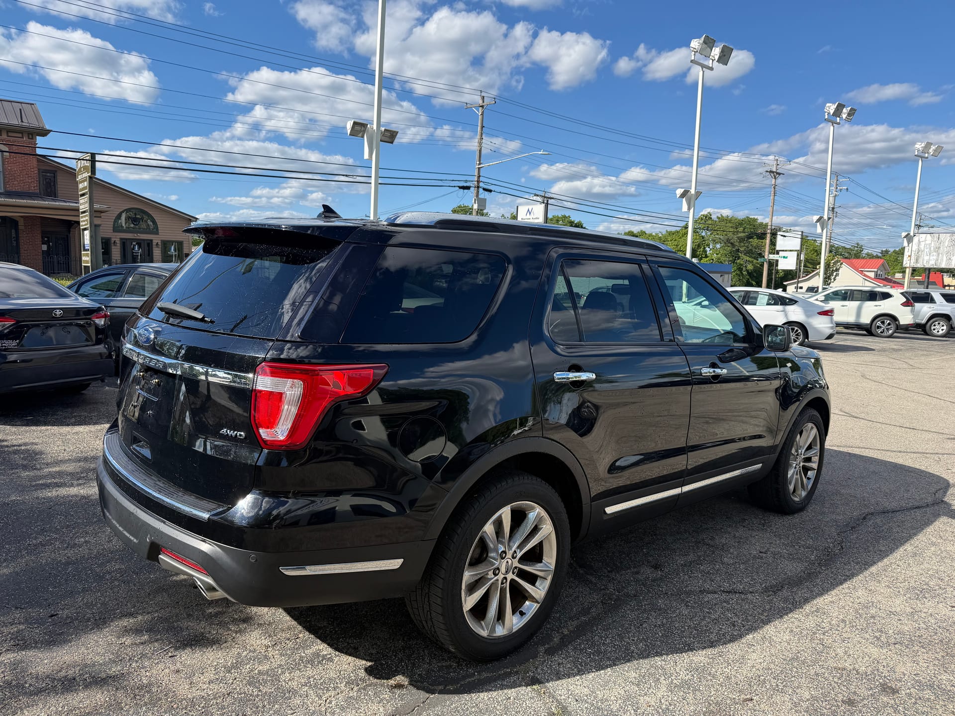2018 FORD EXPLORER - Gallery Image