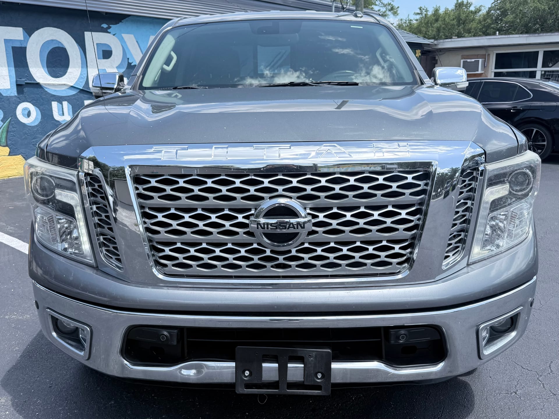 2018 NISSAN TITAN - Gallery Image