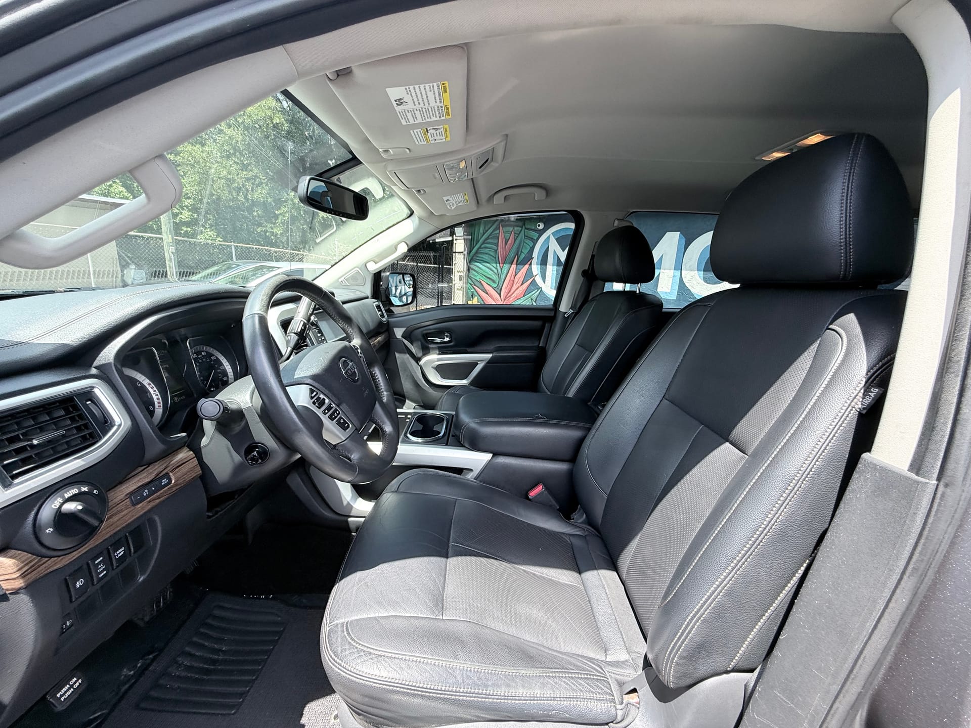 2018 NISSAN TITAN - Gallery Image