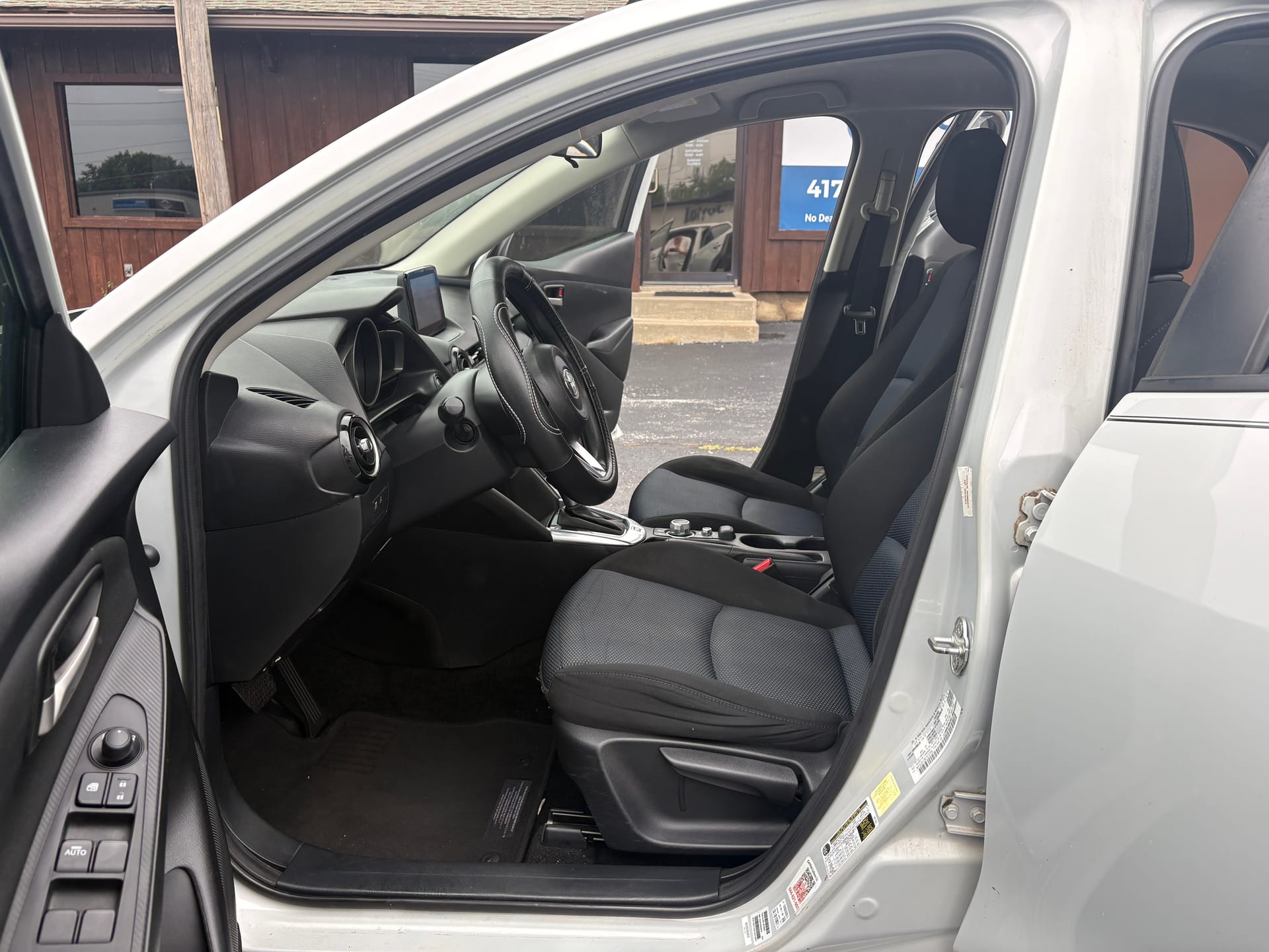 2019 TOYOTA YARIS - Gallery Image
