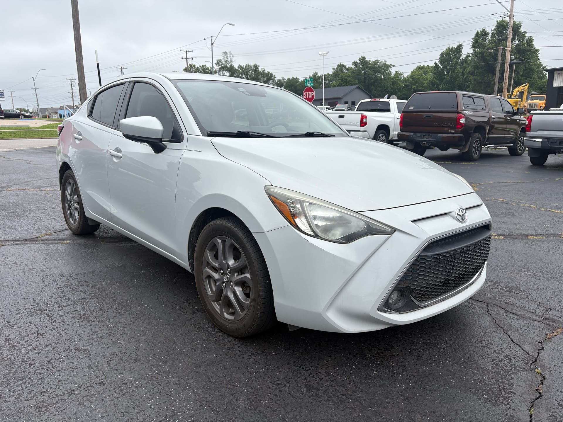 2019 TOYOTA YARIS - Gallery Image
