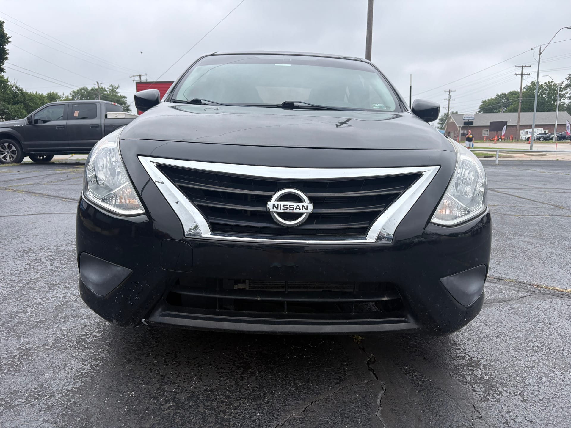 2019 NISSAN VERSA - Gallery Image