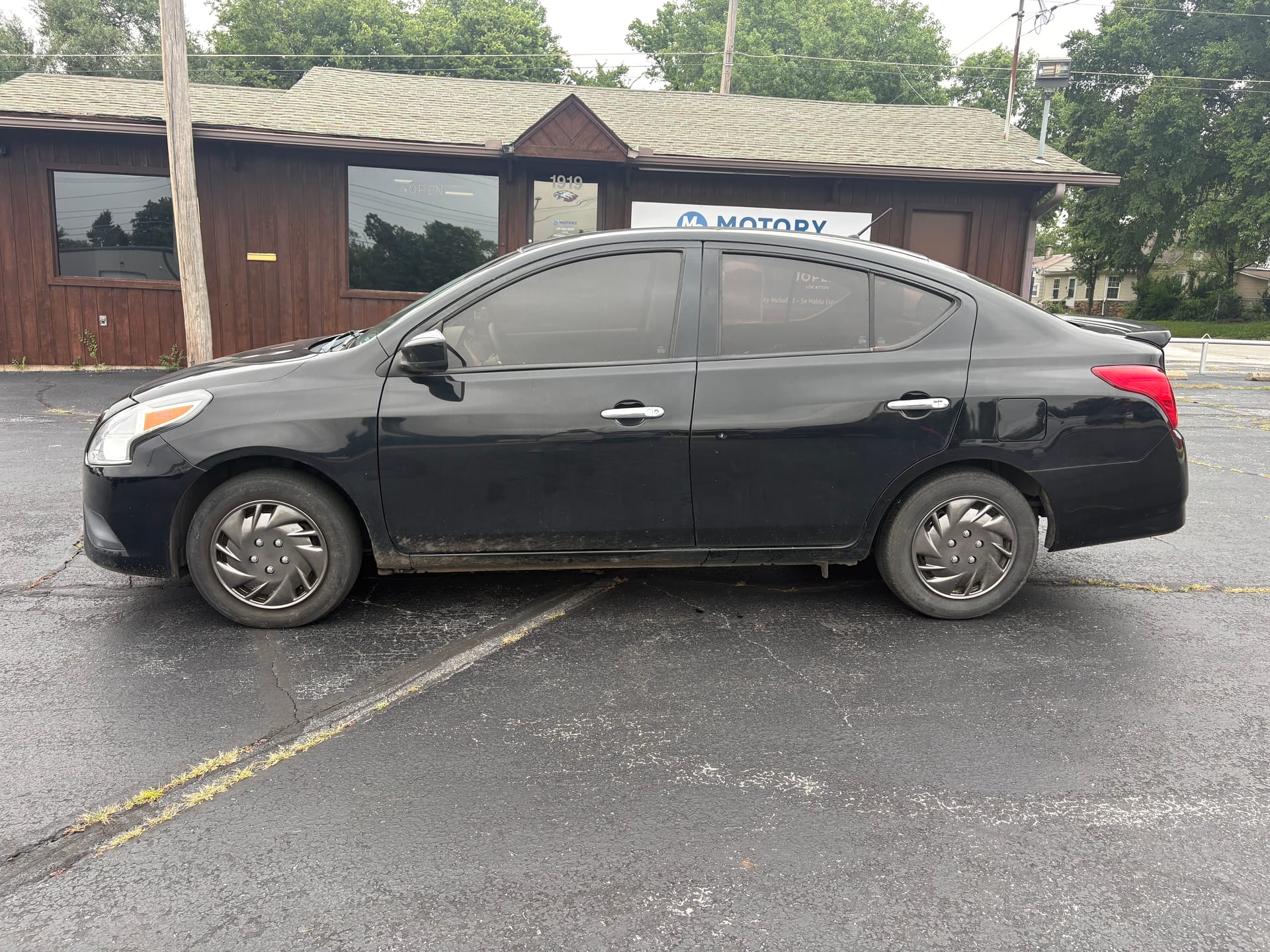 2019 NISSAN VERSA - Gallery Image