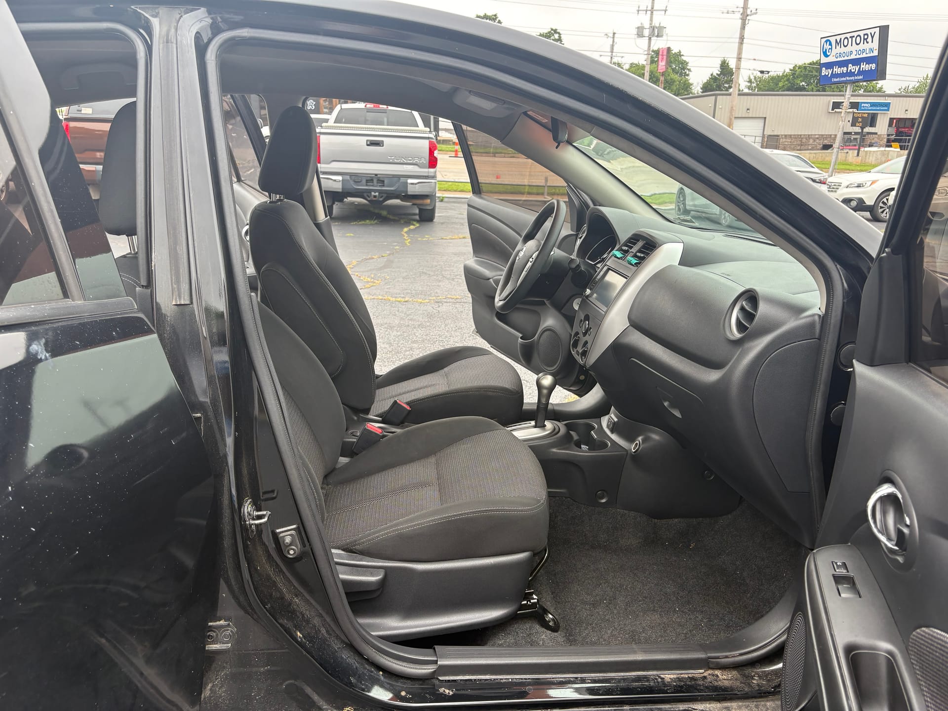 2019 NISSAN VERSA - Gallery Image