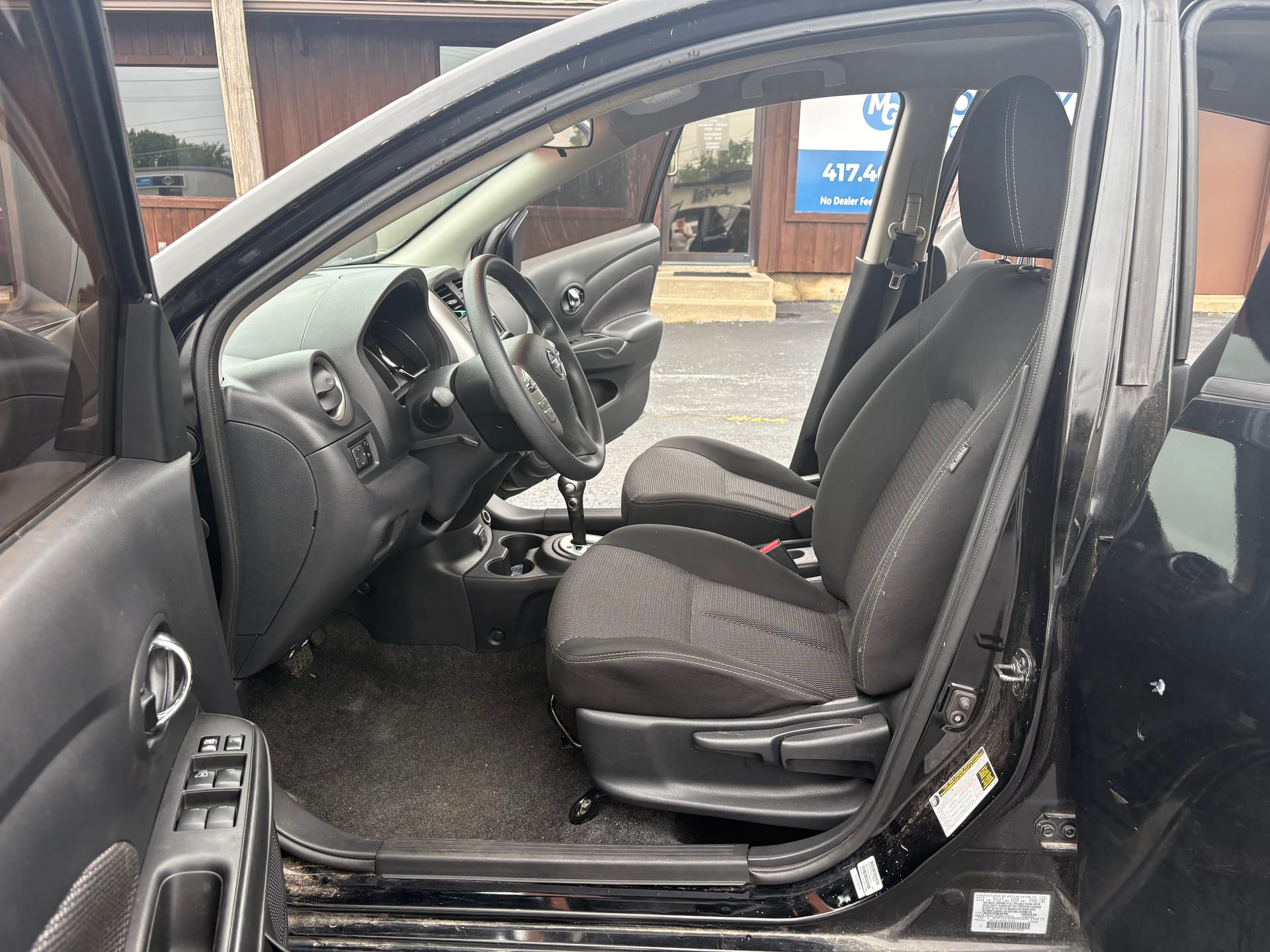 2019 NISSAN VERSA - Gallery Image