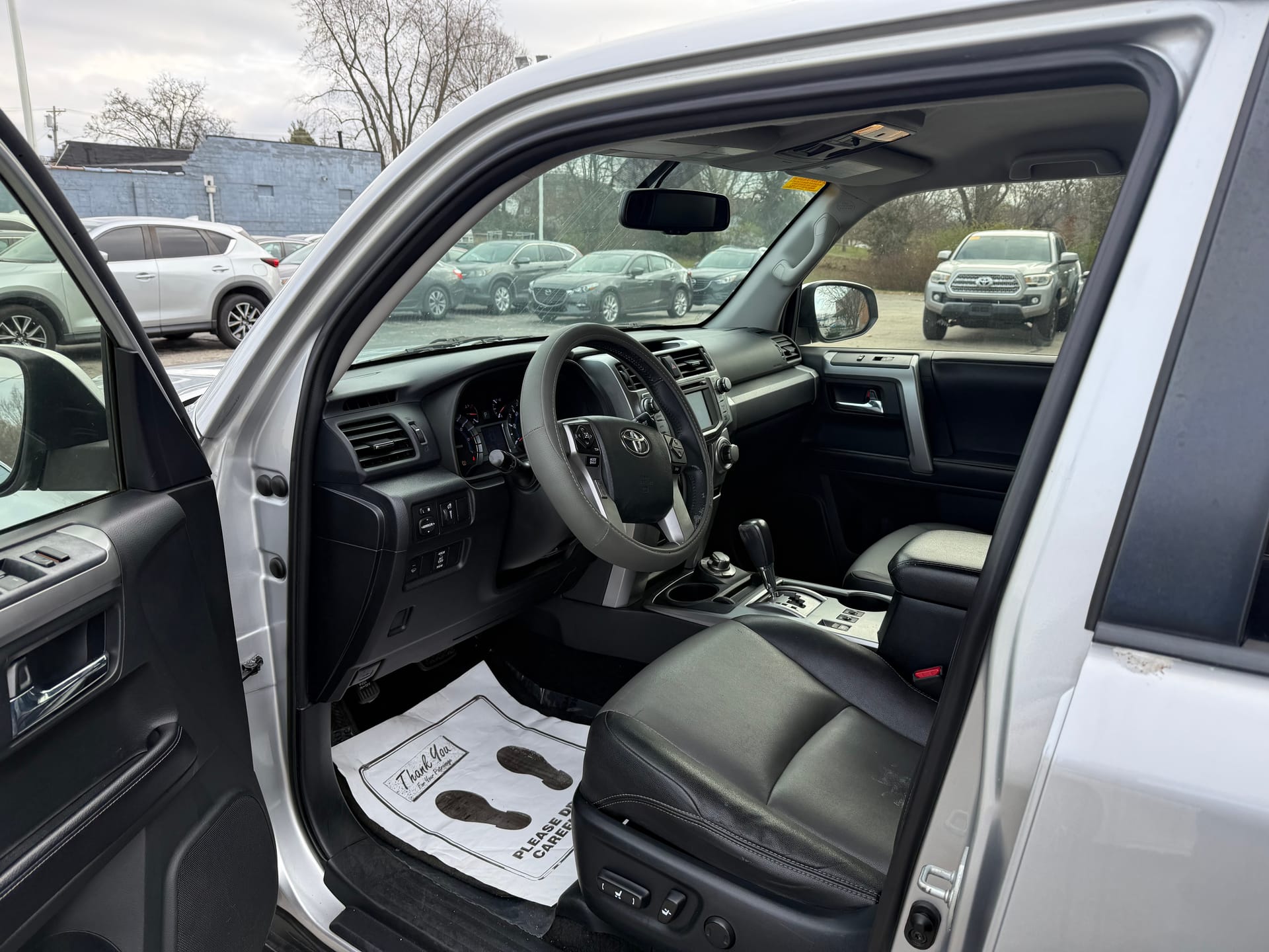 2017 TOYOTA 4RUNNER - Gallery Image