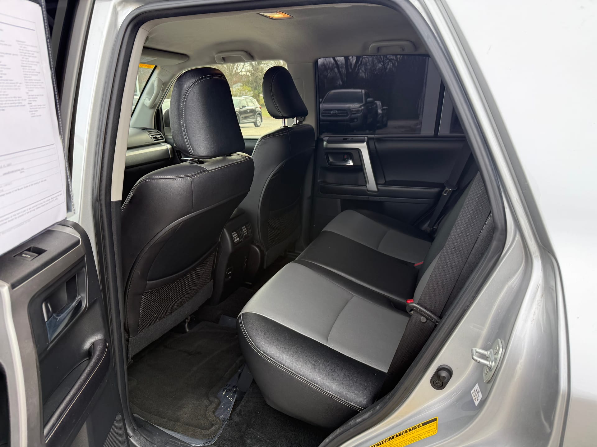 2017 TOYOTA 4RUNNER - Gallery Image
