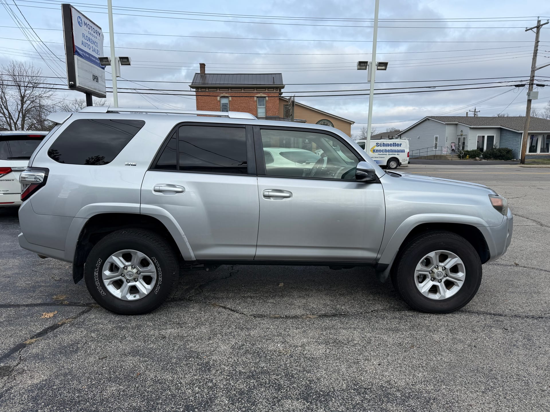 2017 TOYOTA 4RUNNER - Gallery Image