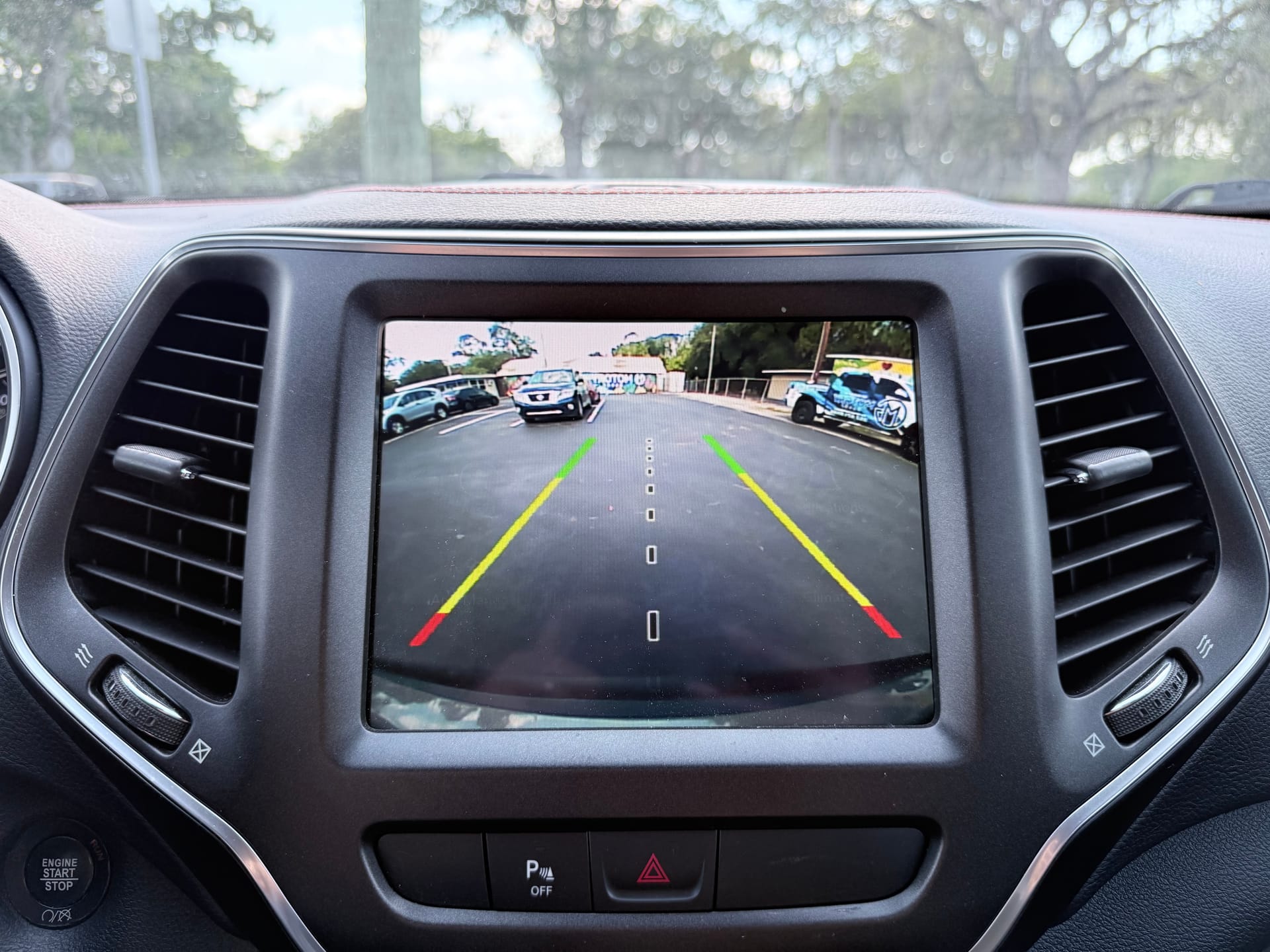 2019 JEEP CHEROKEE TRAILHAWK - Gallery Image