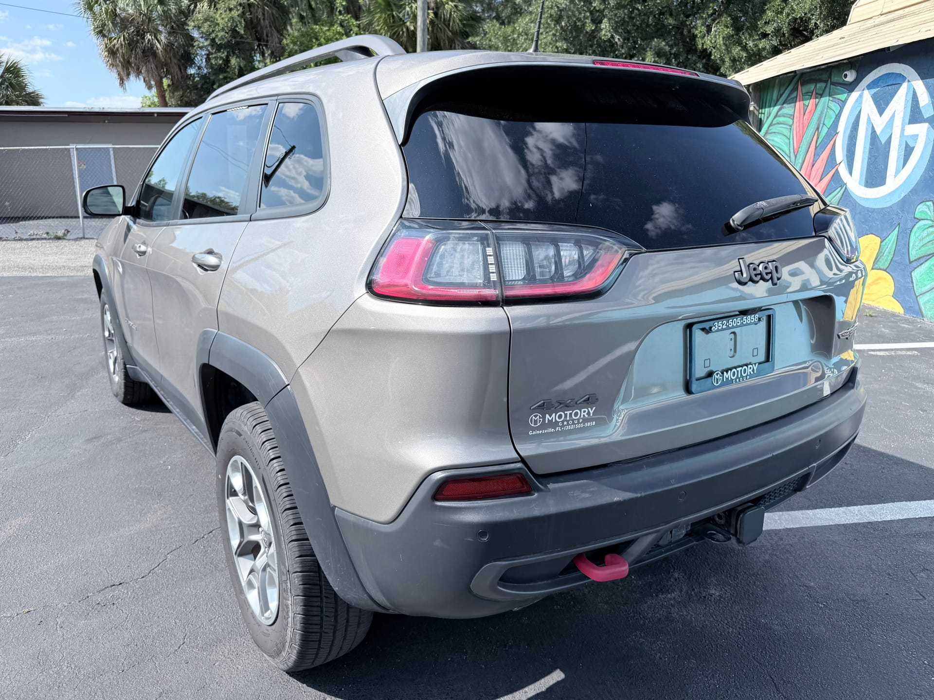 2019 JEEP CHEROKEE TRAILHAWK - Gallery Image
