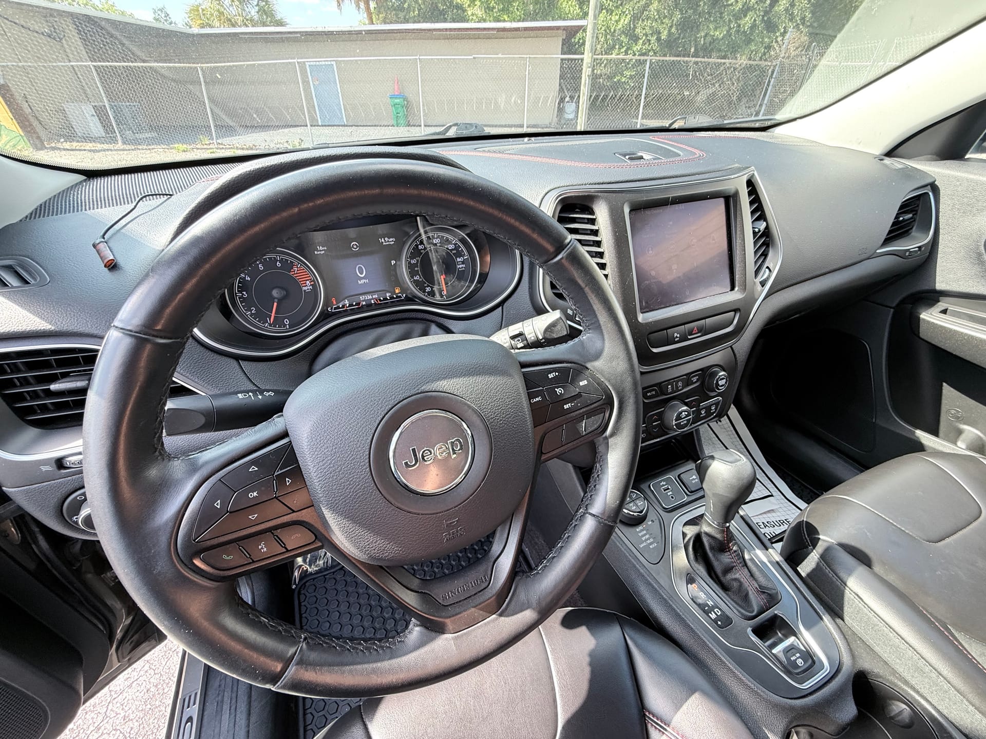 2019 JEEP CHEROKEE TRAILHAWK - Gallery Image