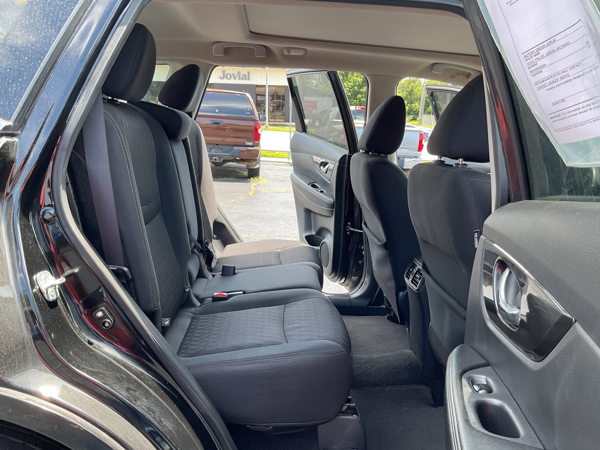 2018 NISSAN ROGUE - Gallery Image