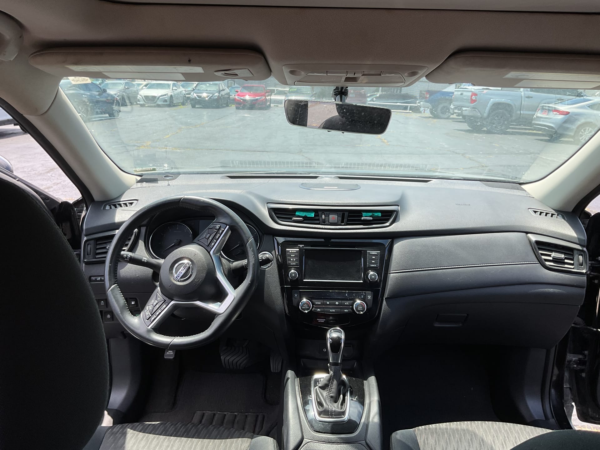 2018 NISSAN ROGUE - Gallery Image
